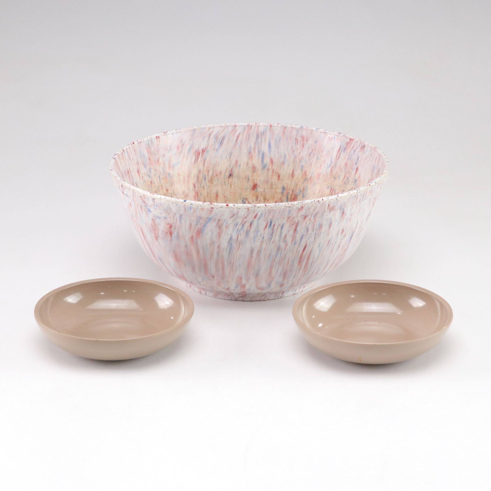 Eight Anchor Hocking "Milano" Glasses, "Homespun" Ceramics, and Melamine Bowls