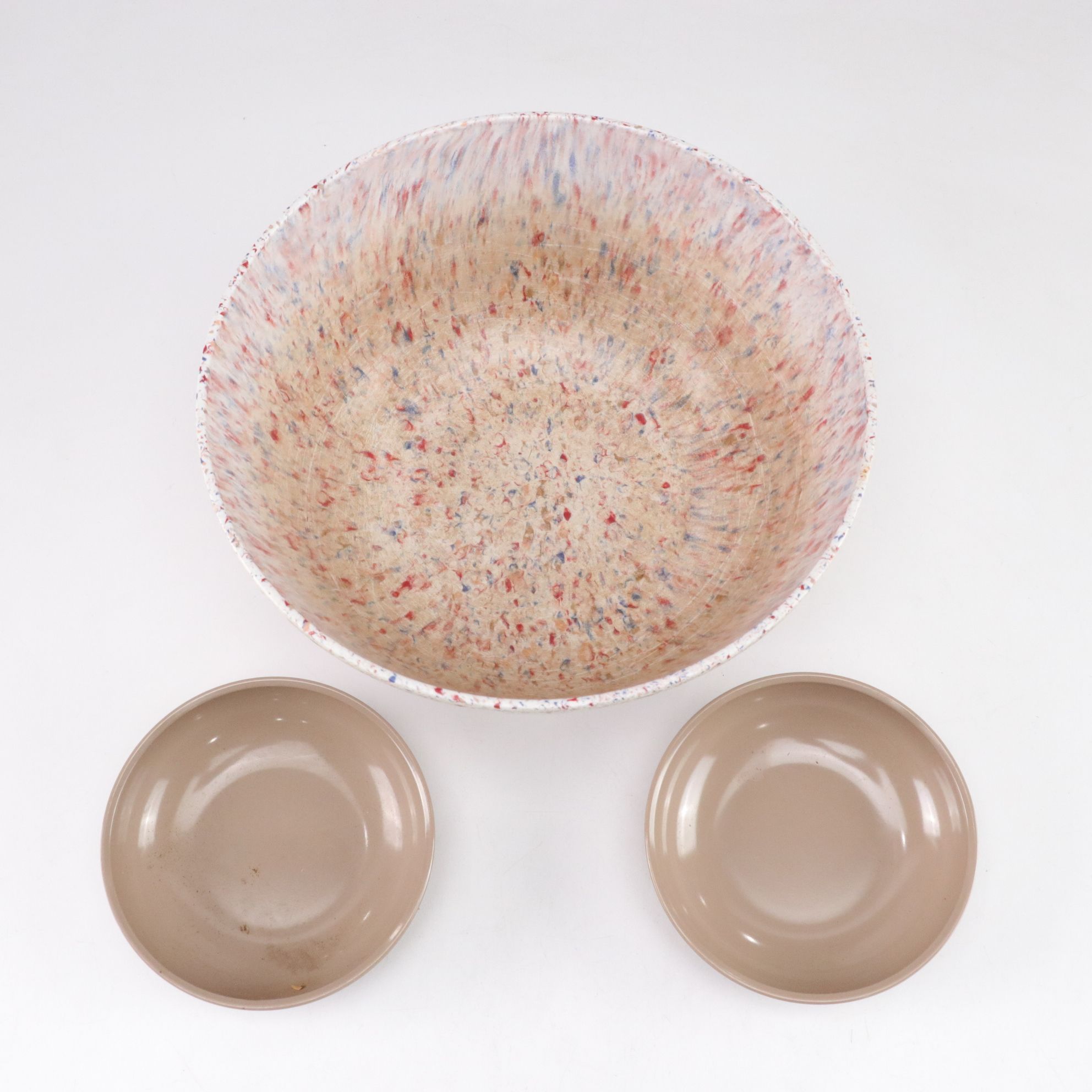 Eight Anchor Hocking "Milano" Glasses, "Homespun" Ceramics, and Melamine Bowls