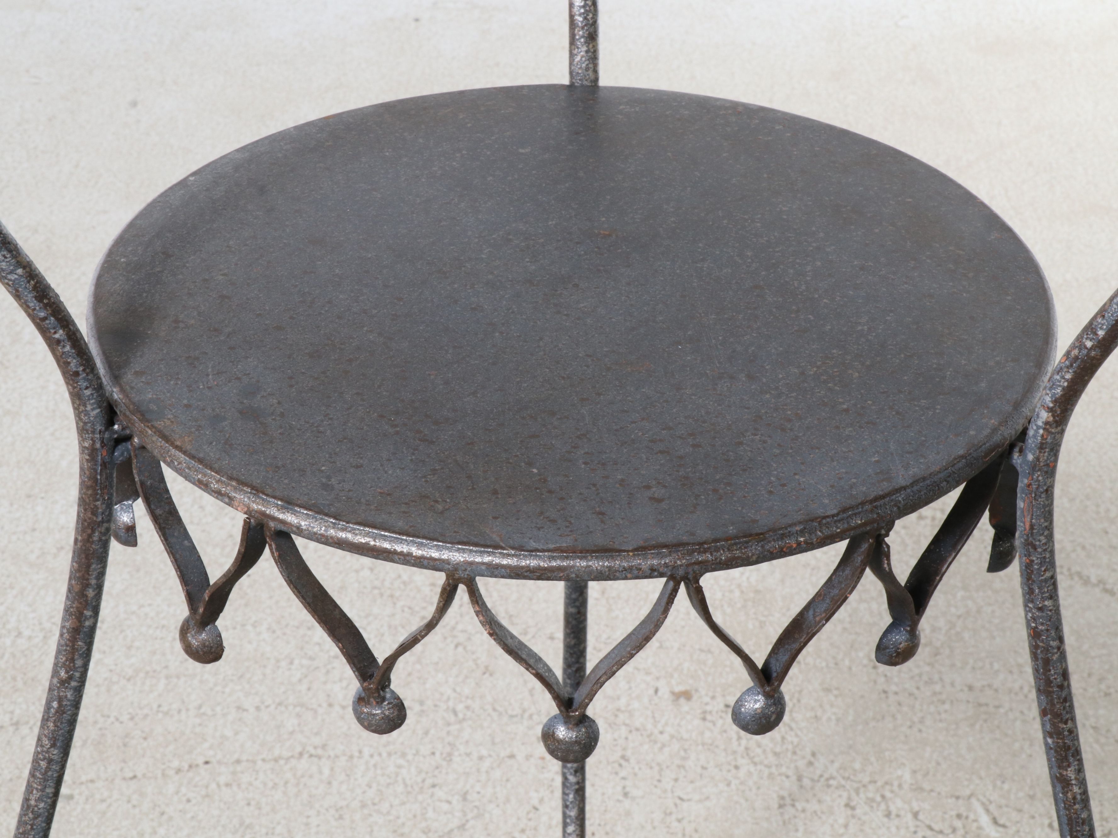 Metal Four-Tier Étagère