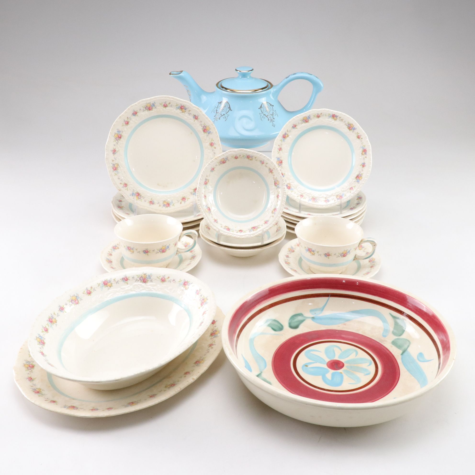 Porcelain Plates, Teapot & Serveware, Mid-20th Century
