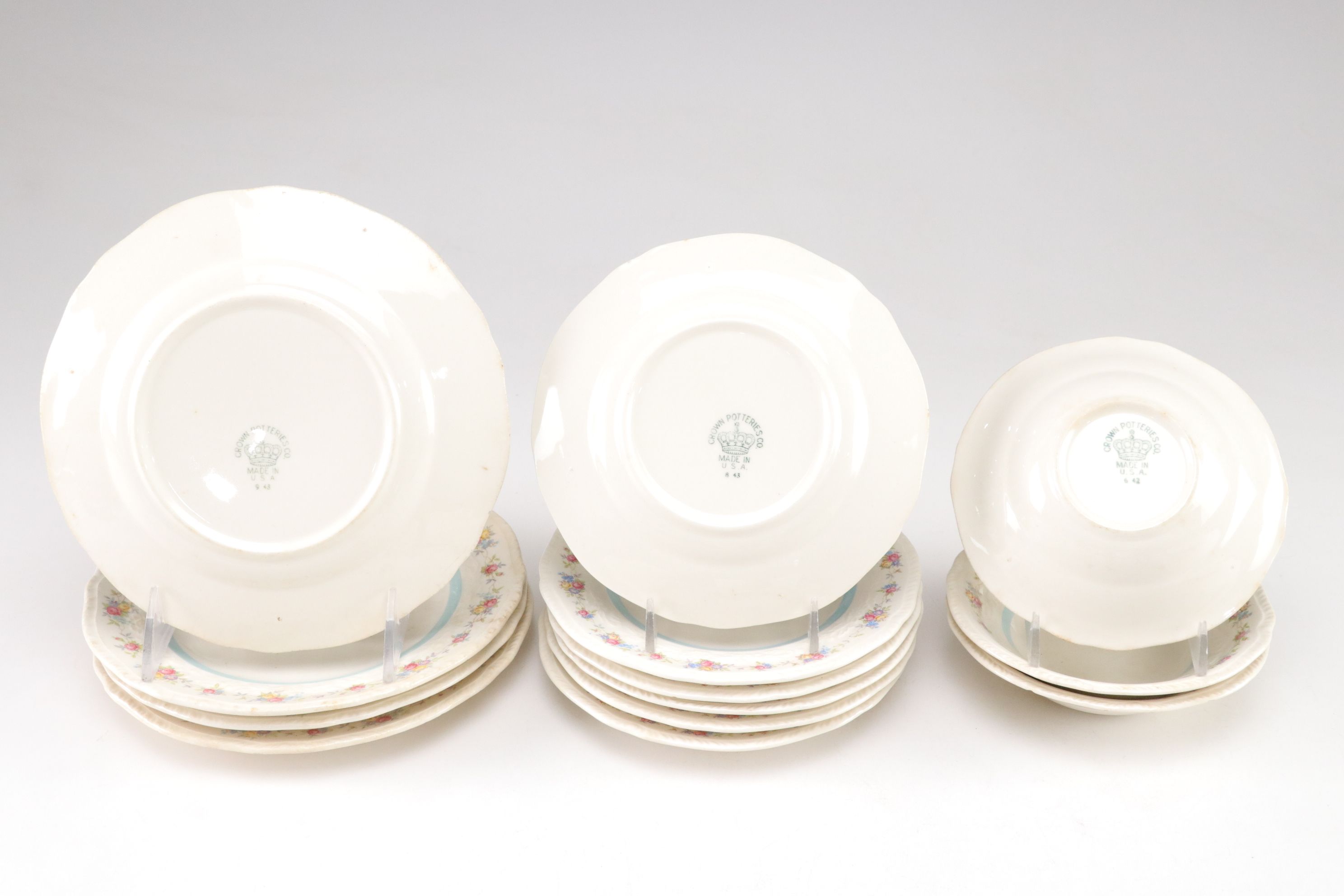 Porcelain Plates, Teapot & Serveware, Mid-20th Century