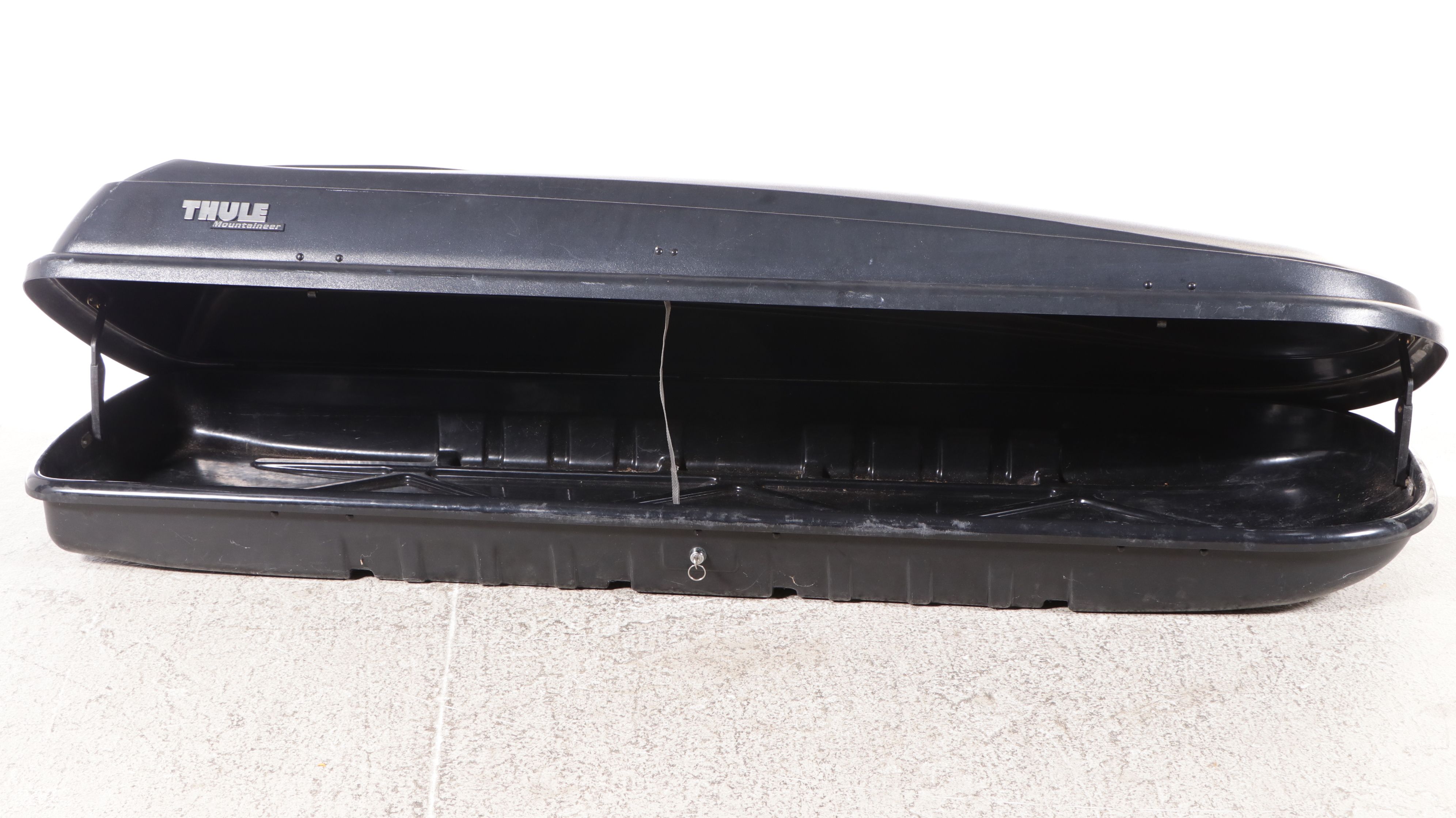 Thule Mountaineer Vehicle Rooftop Cargo Case