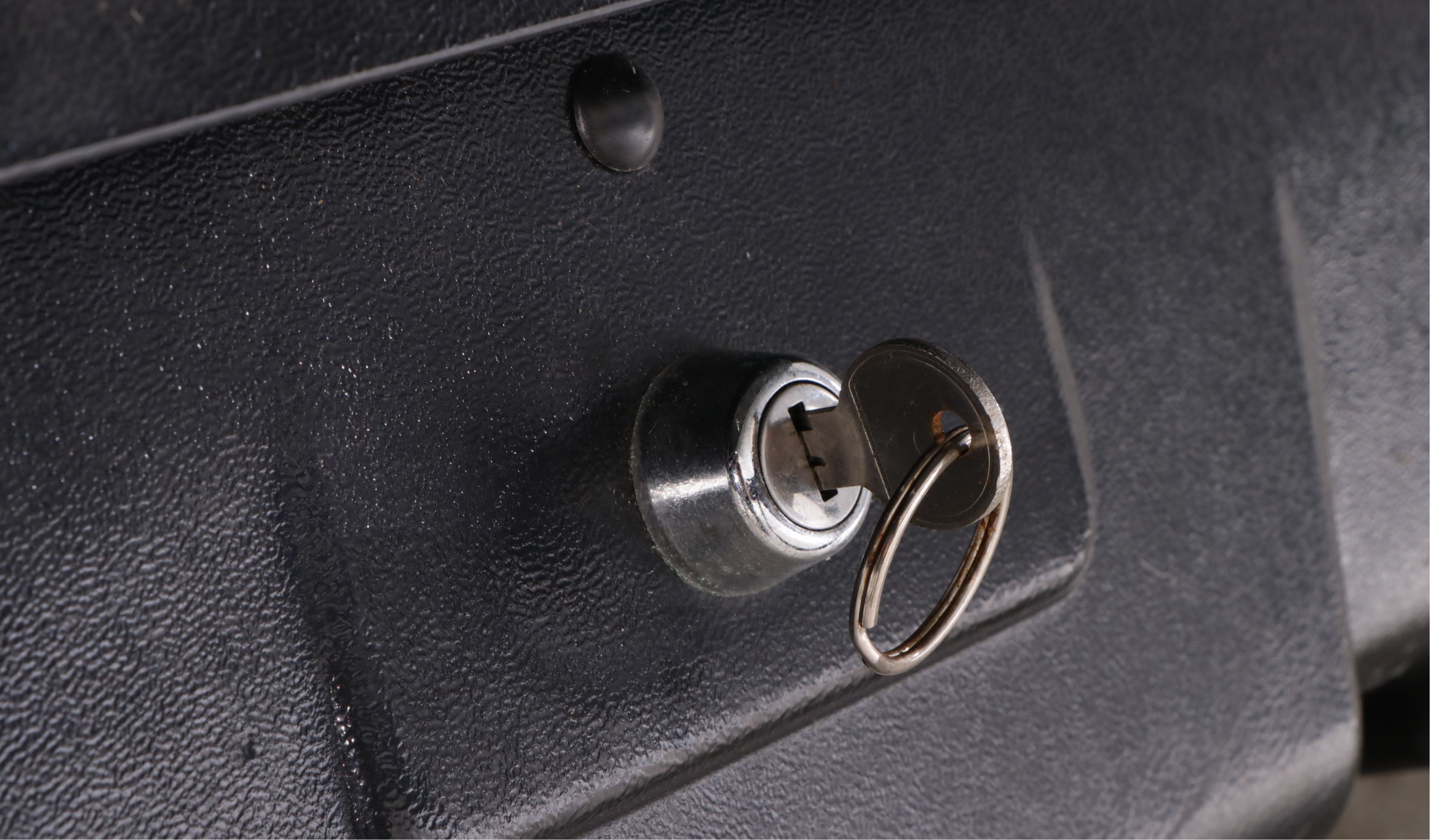 Thule Mountaineer Vehicle Rooftop Cargo Case