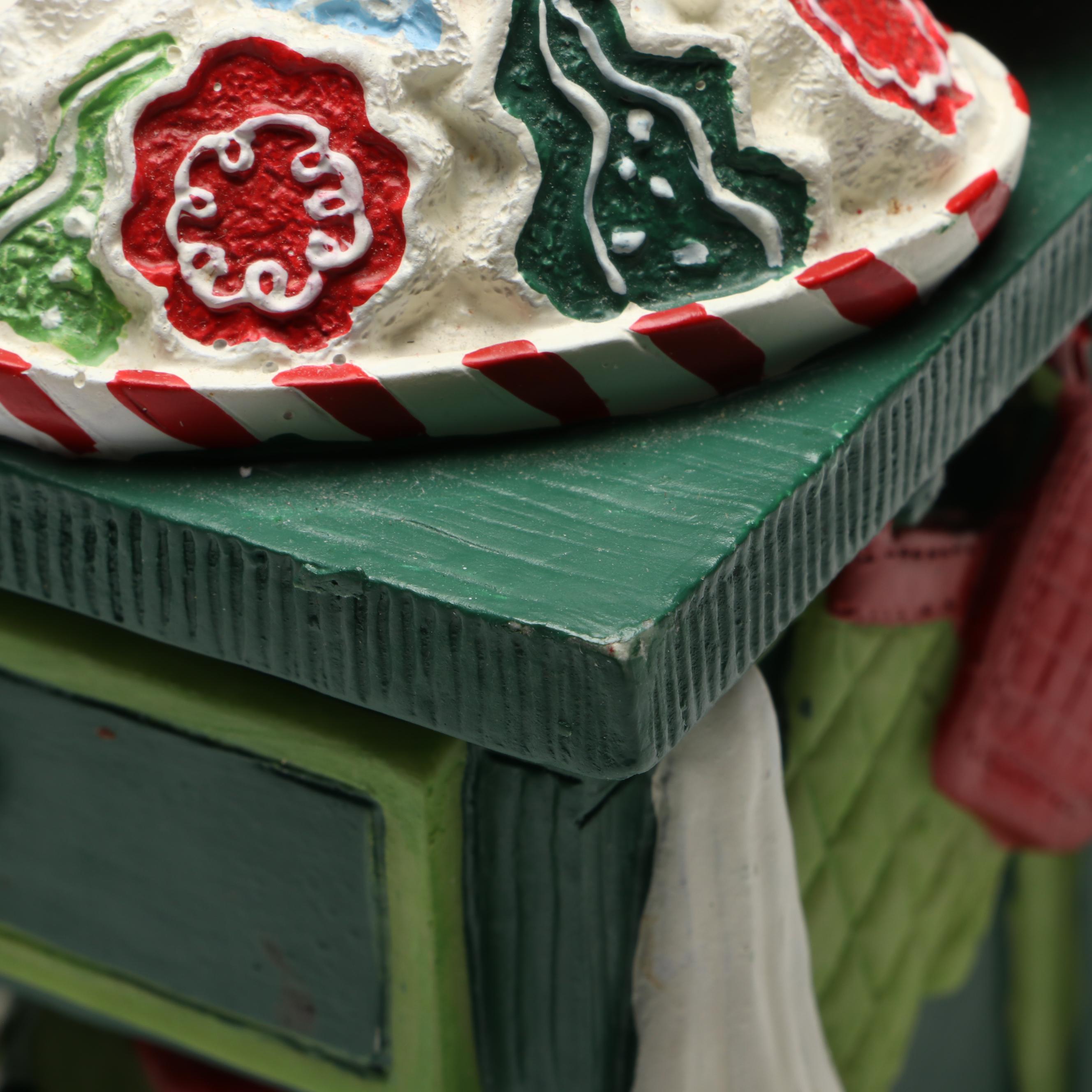 Fitz & Floyd Classics Santa's Kitchen Jolly Old Saint Nicholas Music Box