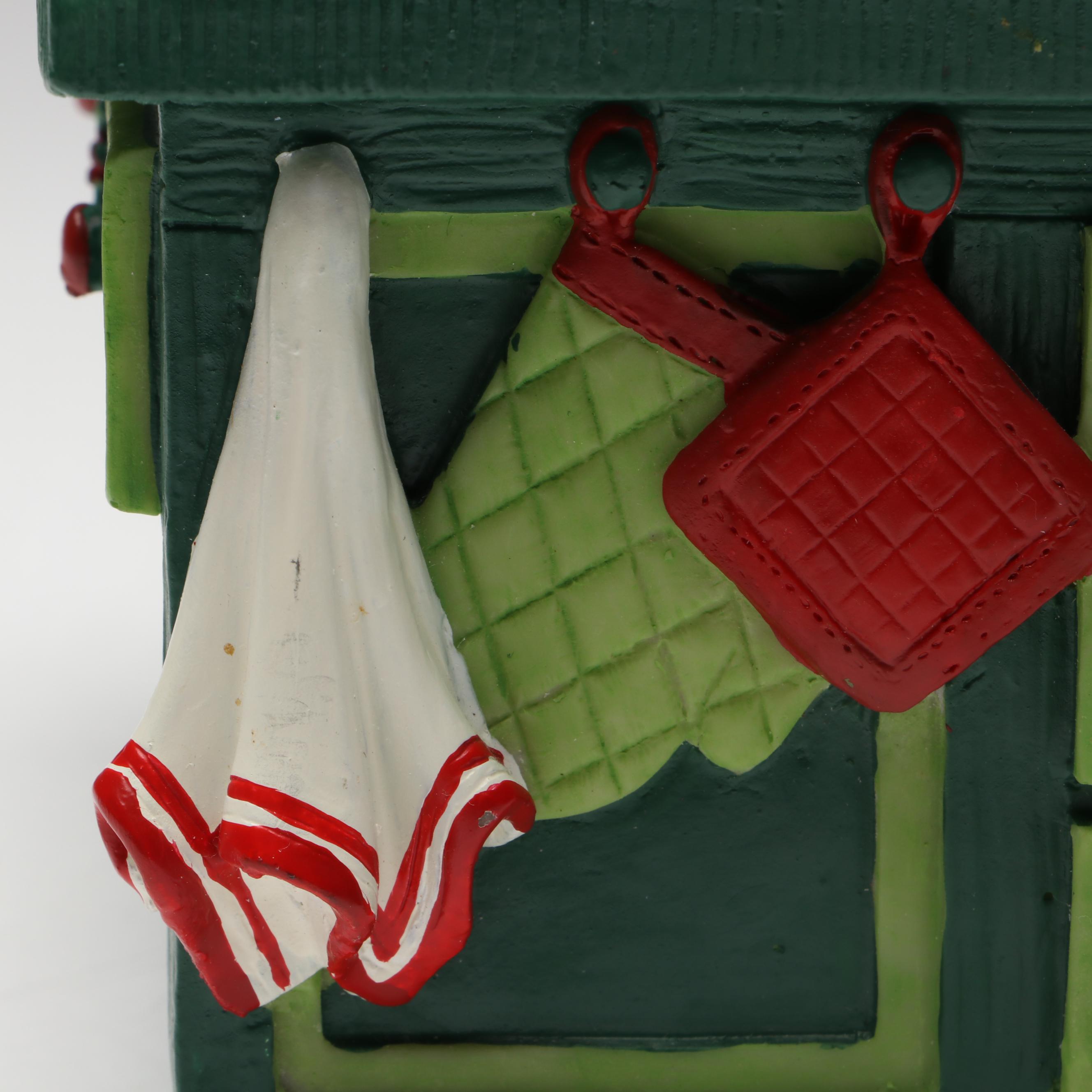 Fitz & Floyd Classics Santa's Kitchen Jolly Old Saint Nicholas Music Box