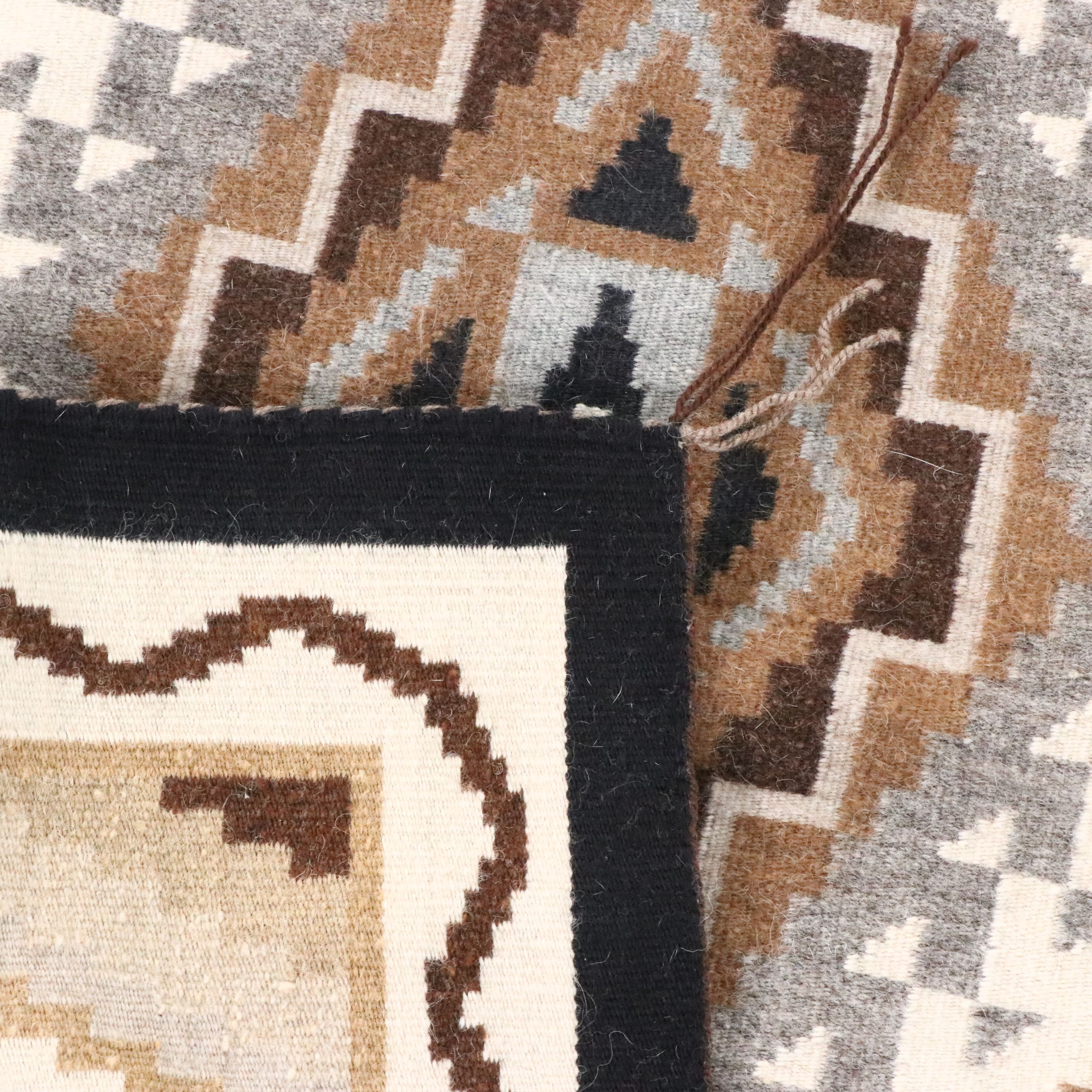 1'9 x 2'4 Handwoven Navajo Chinle Accent Rug