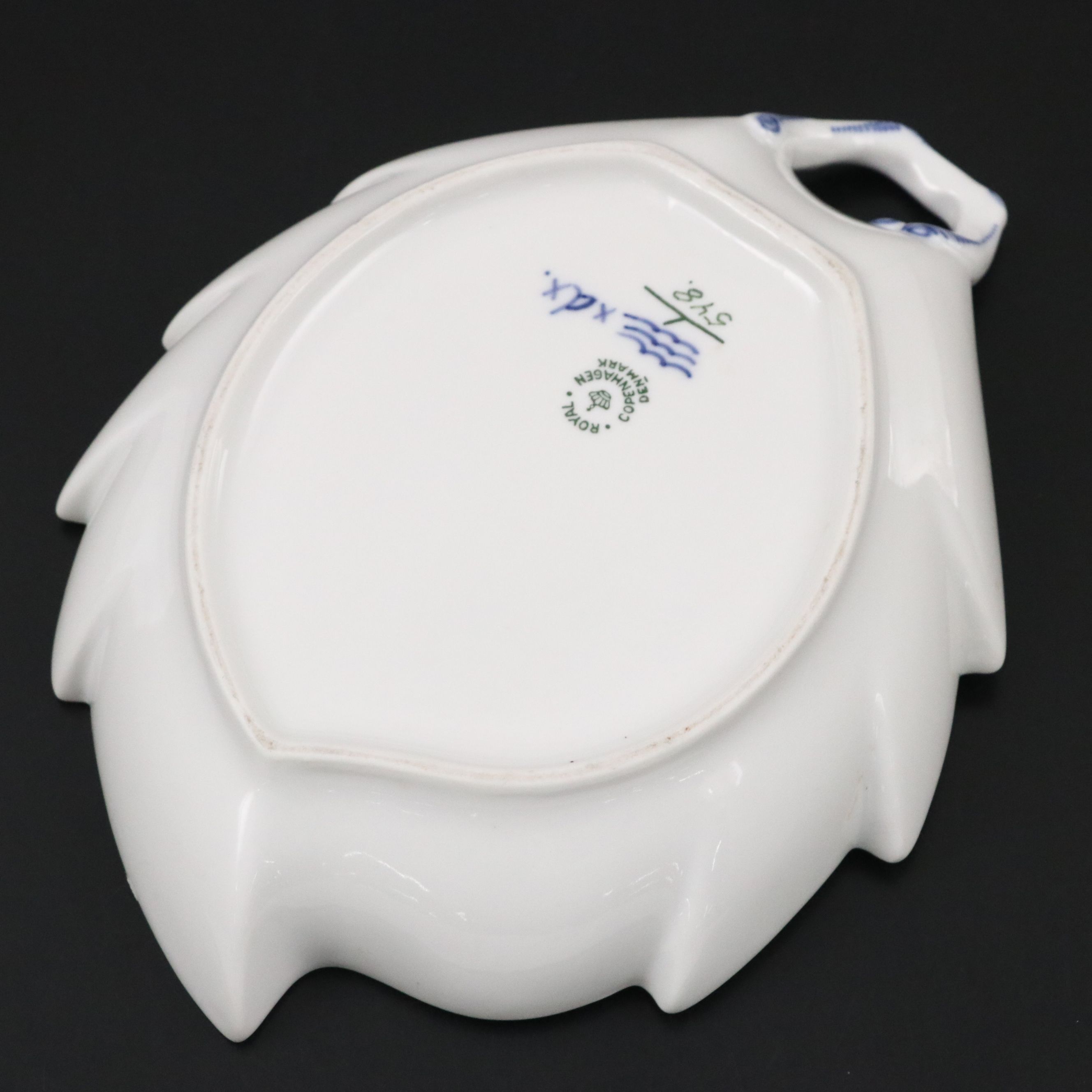 Royal Copenhagen Porcelain "Blue Fluted Half Lace" Leaf Shaped Dish, 1957