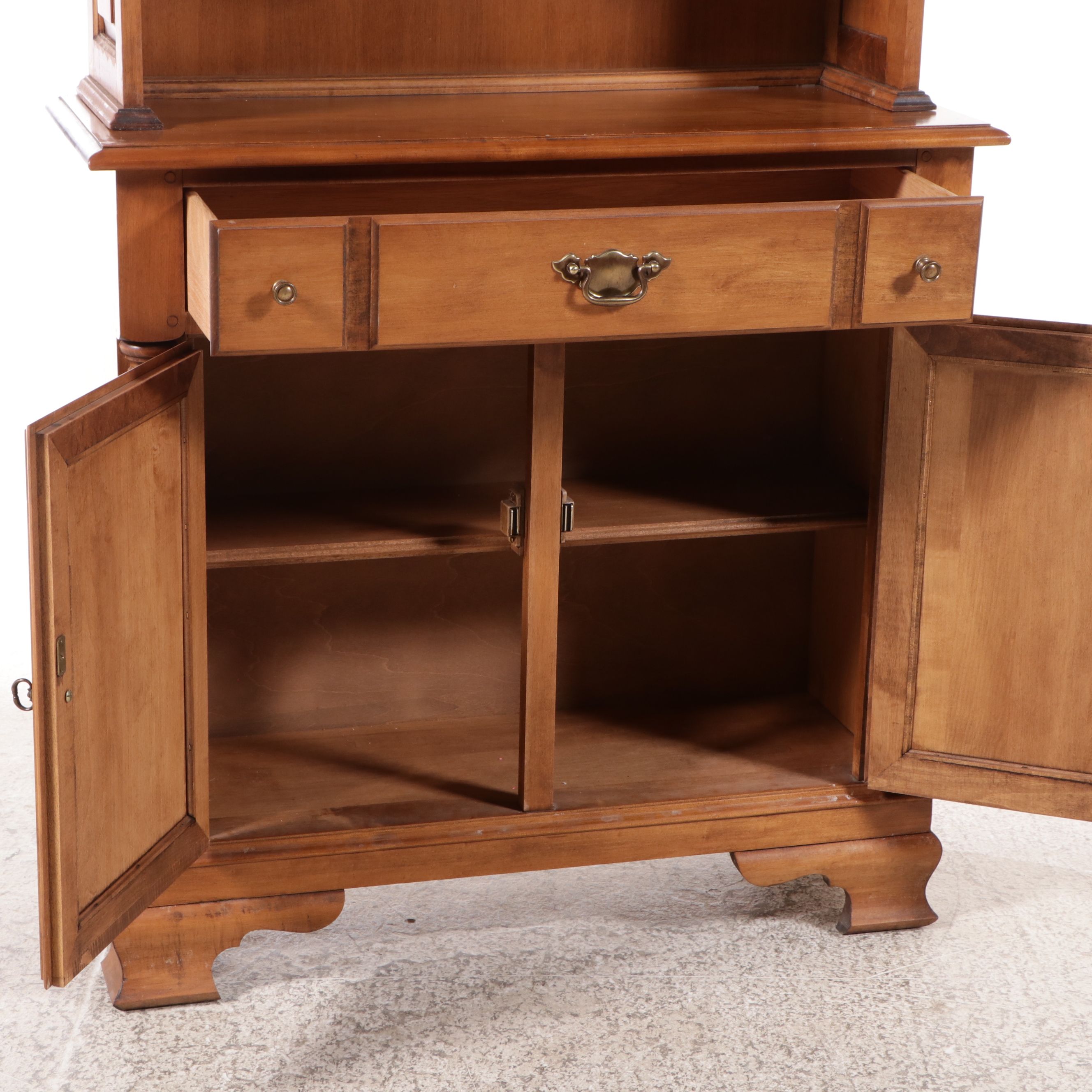 Young Republic American Colonial Style Maple Hutch