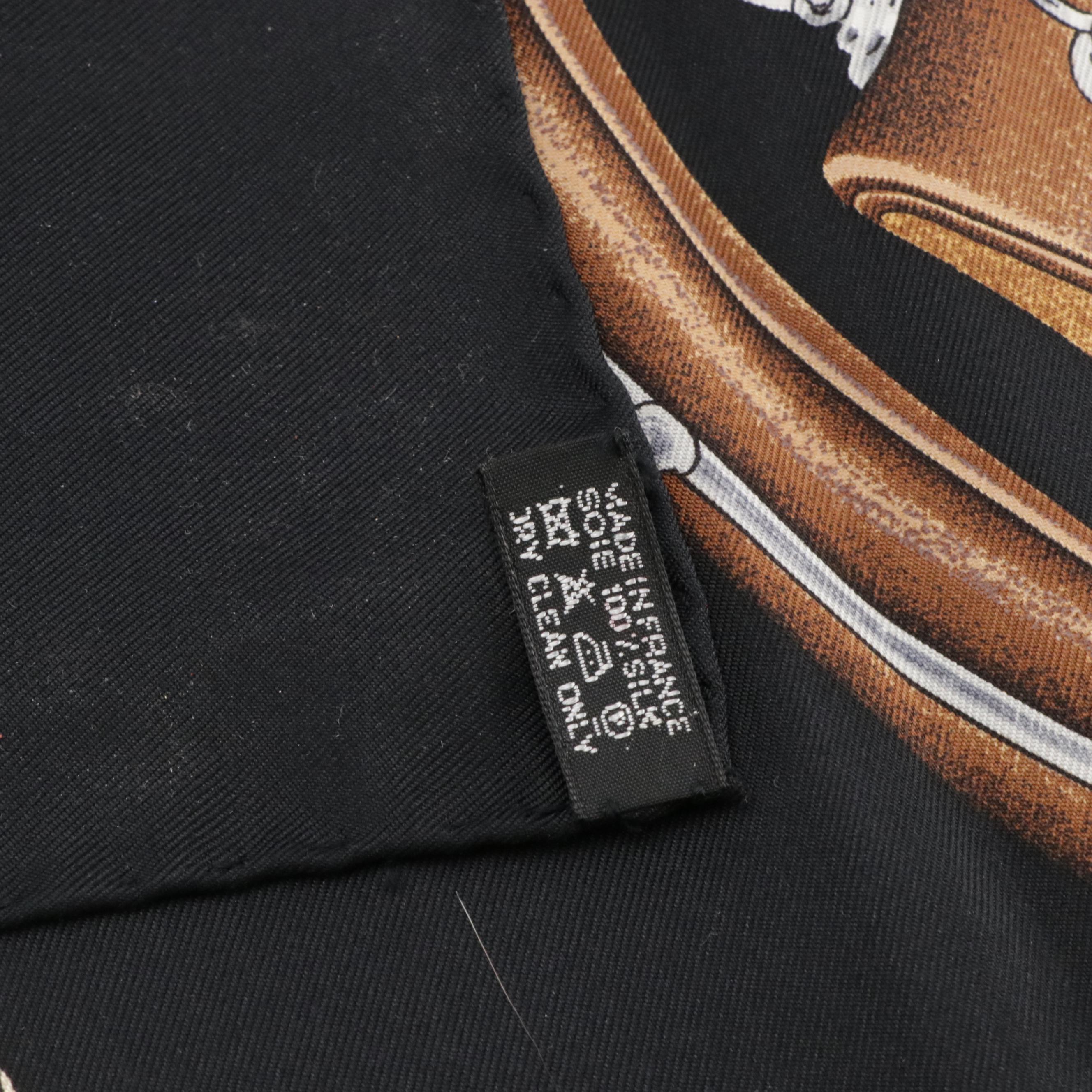 Hermès "Attelage en Arbalète" Scarf 90 in Silk Twill with Box