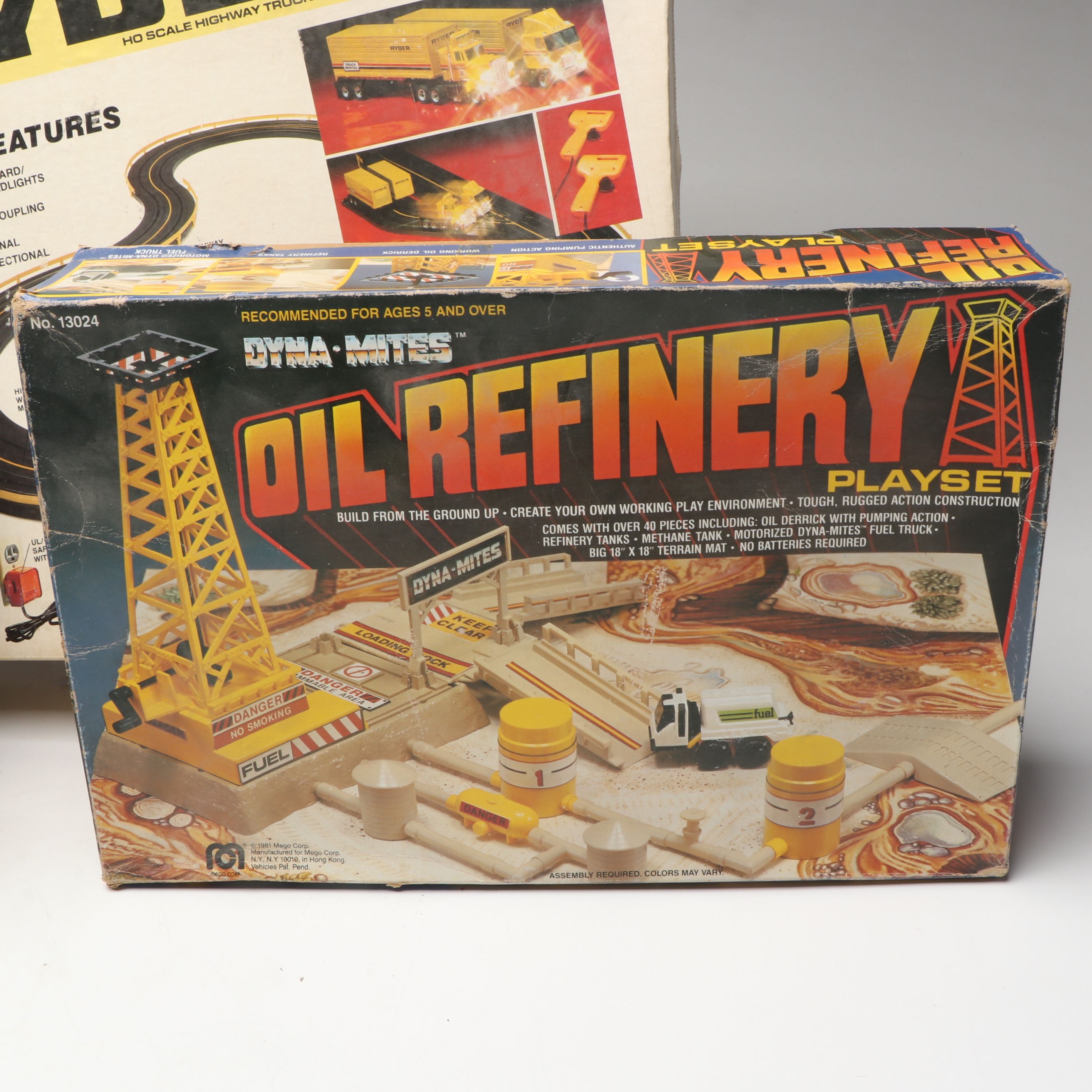 Lesney Matchbox, Hot Wheels and Other Diecast Vehicles with Accessories