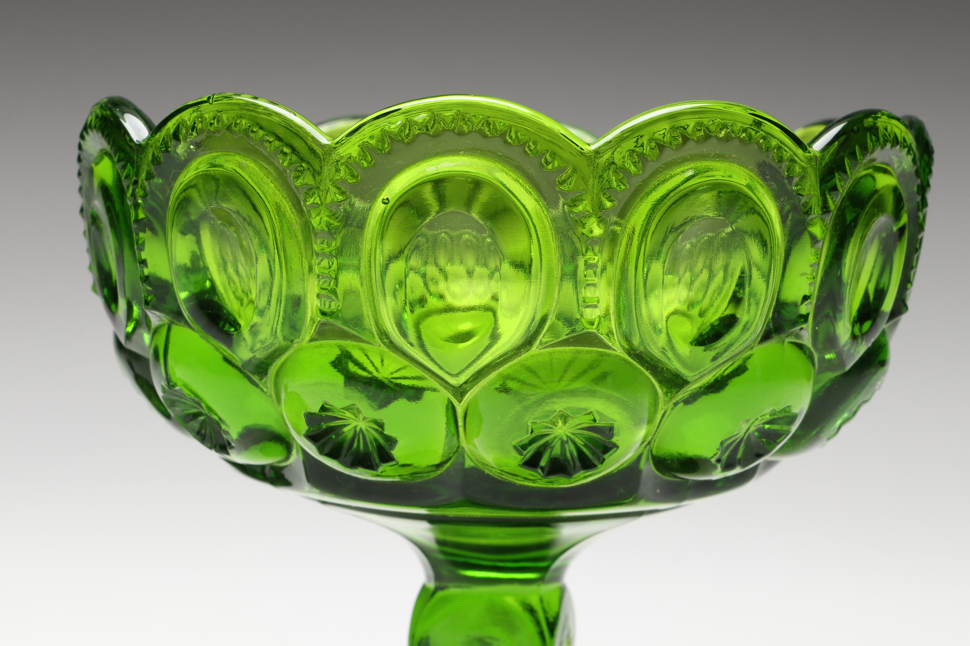 L.E. Smith Glass "Moon and Star" Green Compote with Lid, 20th Century