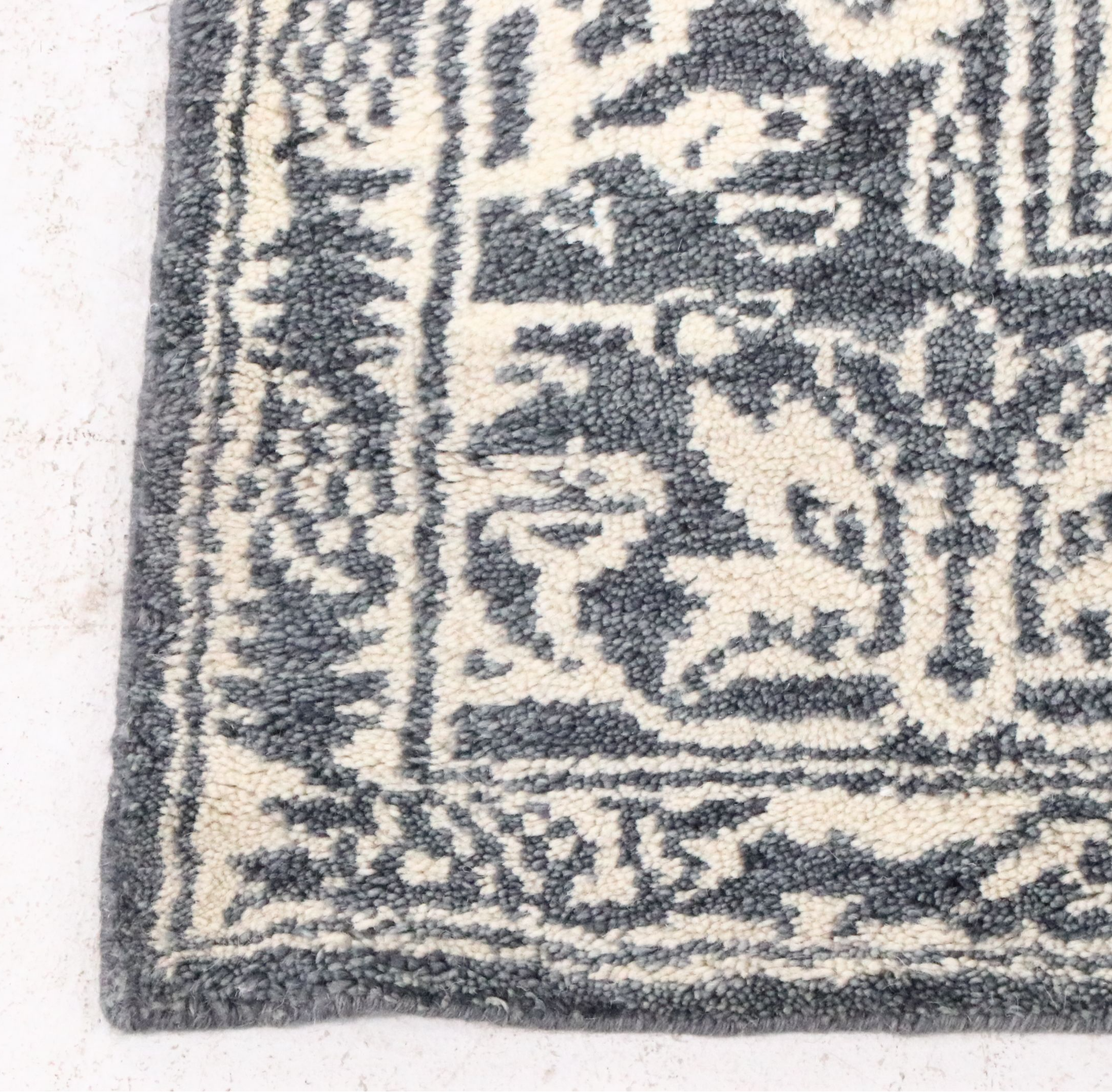 5'1 x 7'11 Hand-Knotted Contemporary Monochrome Area Rug