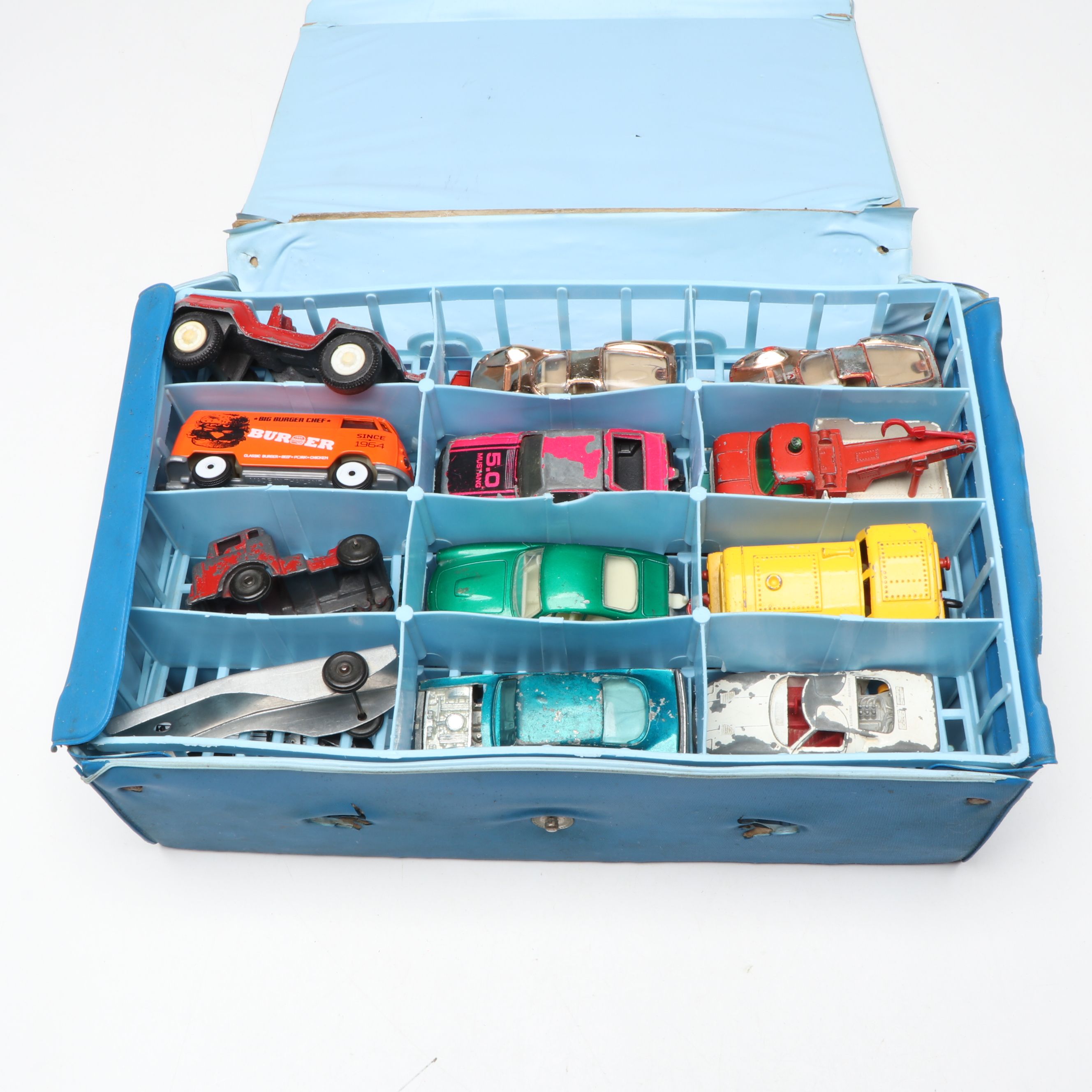 Matchbox, Hot Wheels and Other Vintage Diecast Metal Cars with Cases