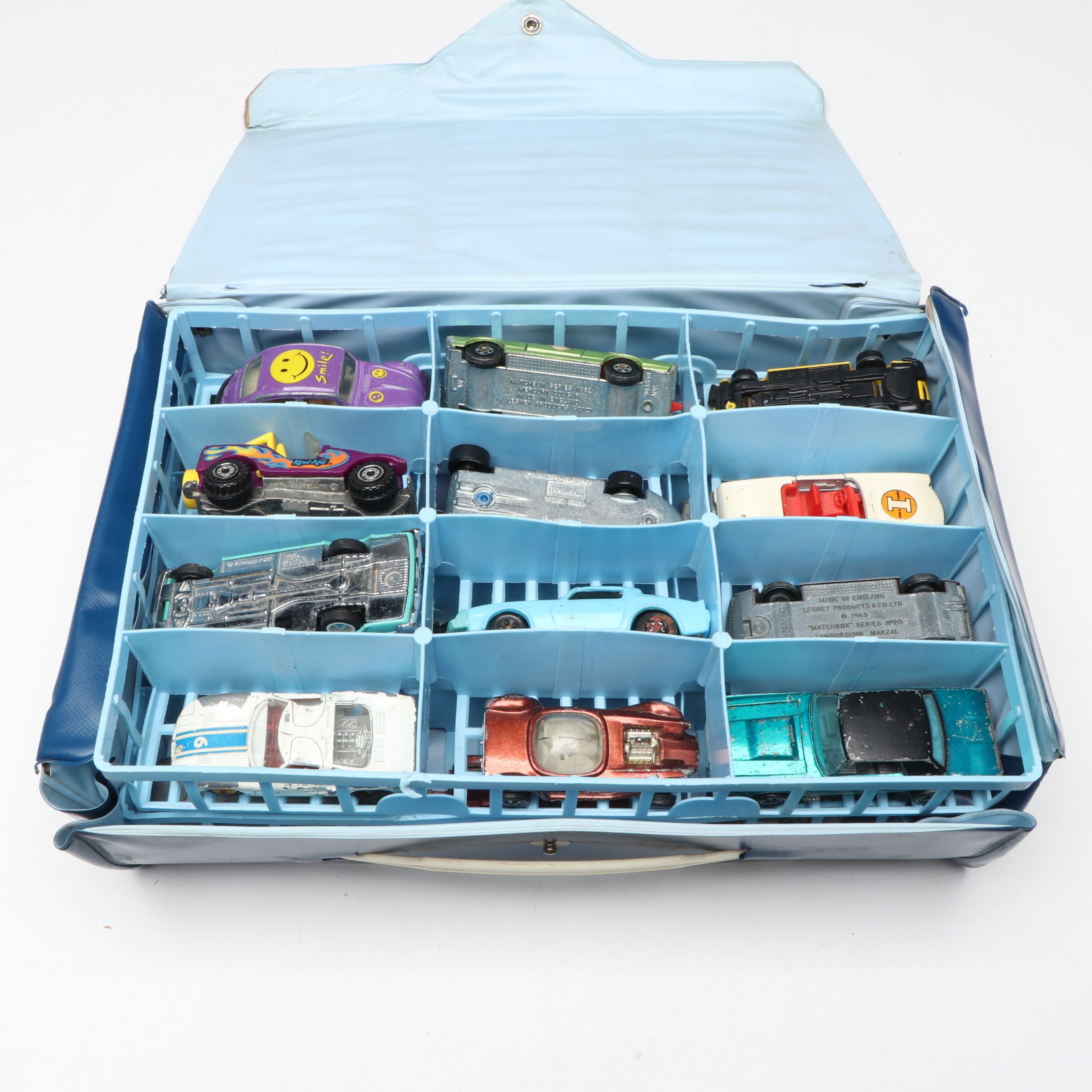 Matchbox, Hot Wheels and Other Vintage Diecast Metal Cars with Cases