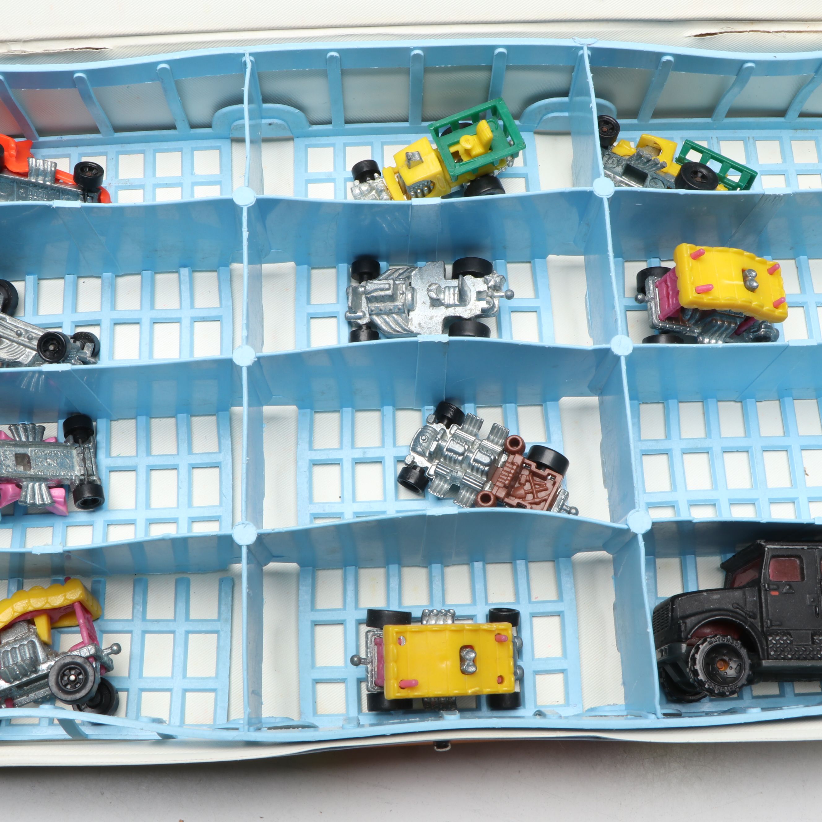 Matchbox, Hot Wheels and Other Vintage Diecast Metal Cars with Cases