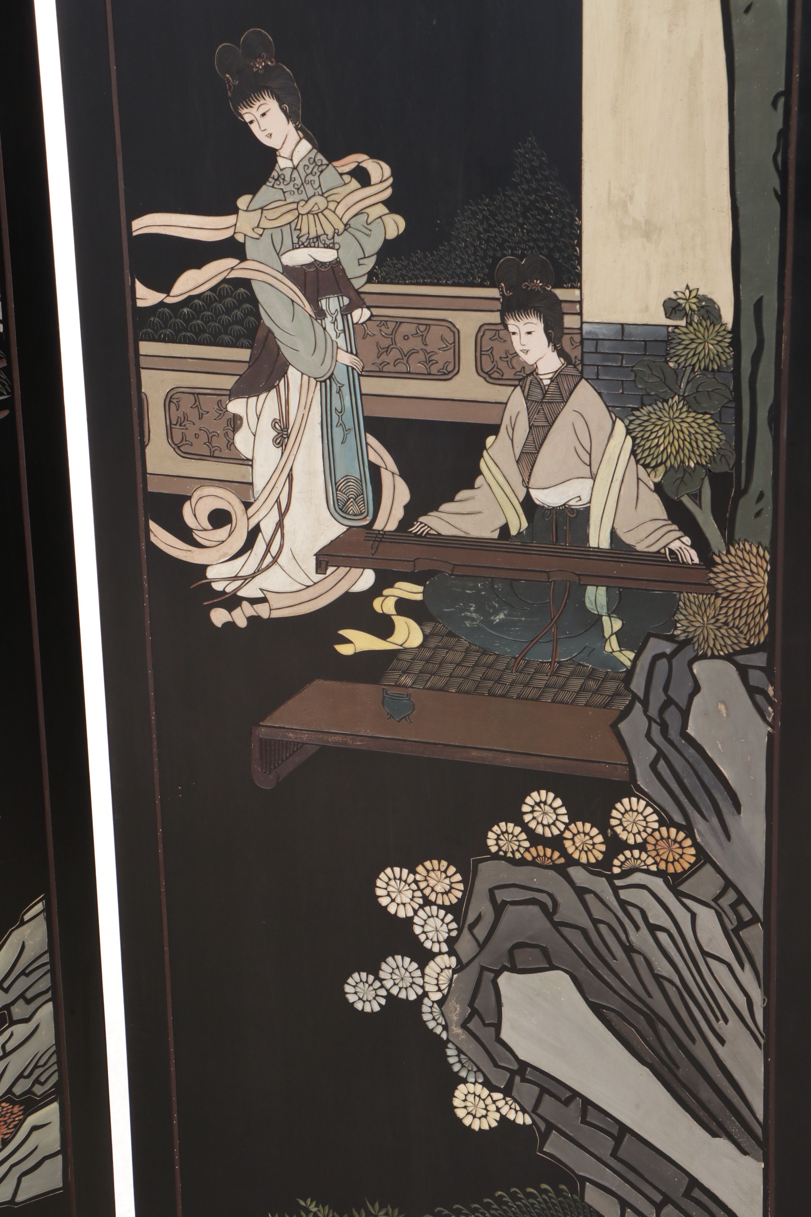 Chinese Lacquered Room Screen