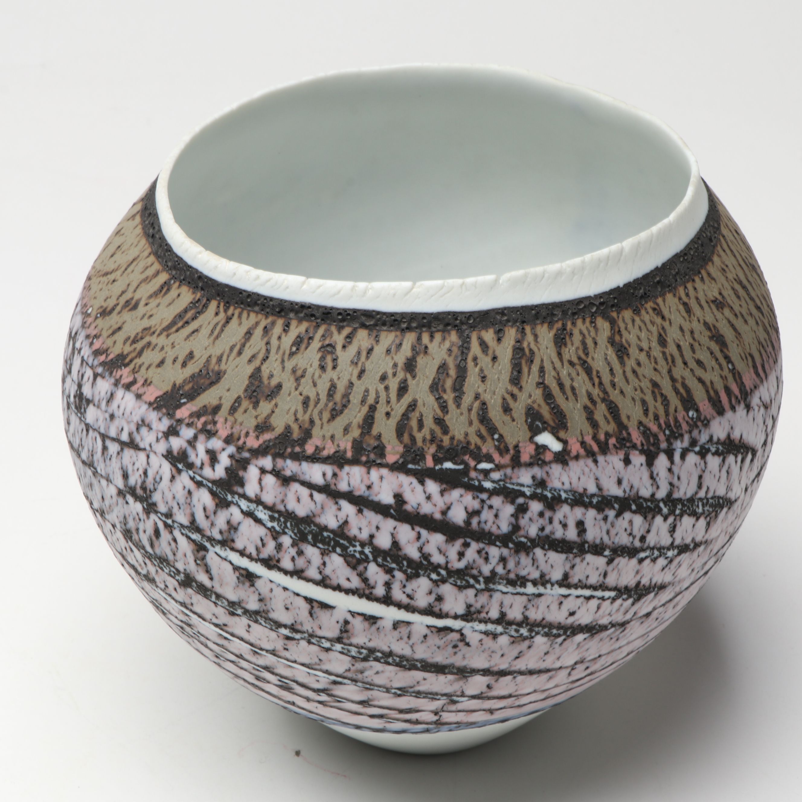 Kristin Andreassen Studio Pottery Bowls and Jim Kemp Lidded Box, 1980s