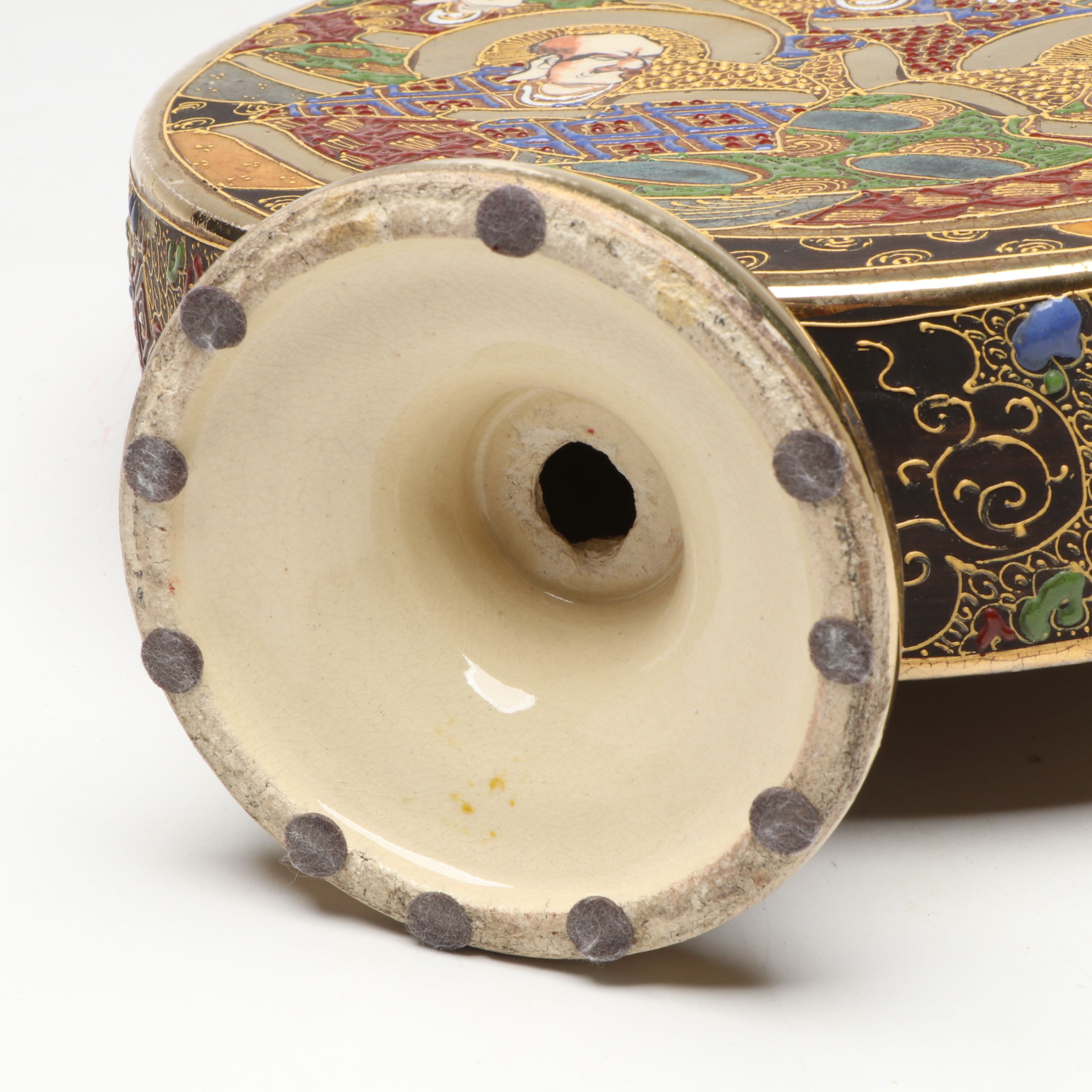 Japanese Satsuma Buddhist Rakan Ceramic Moon Flask Vase