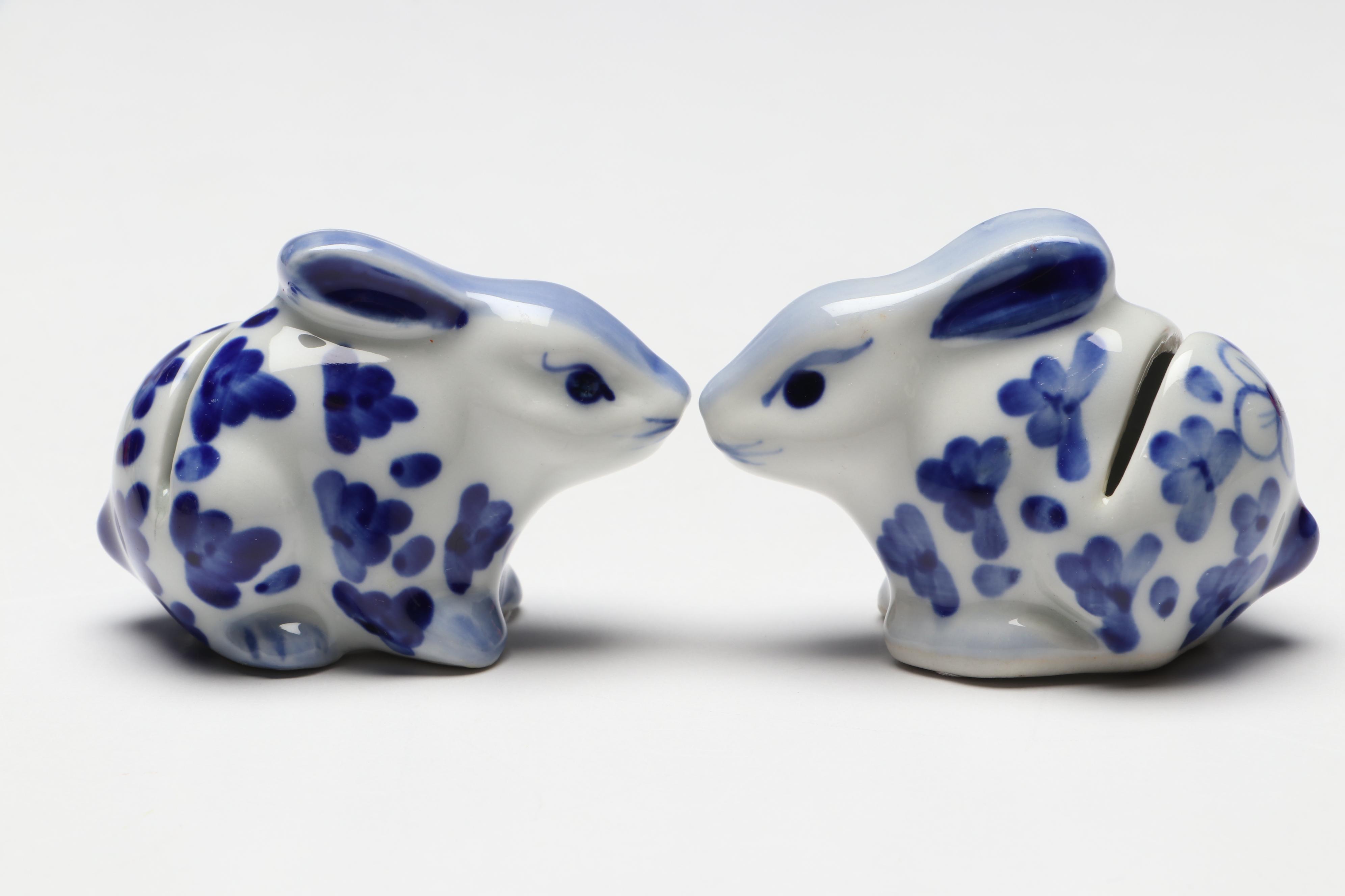 Vietri Italian Majolica Bird Tureen with Erzgebirge Napkin Rings and Other Décor