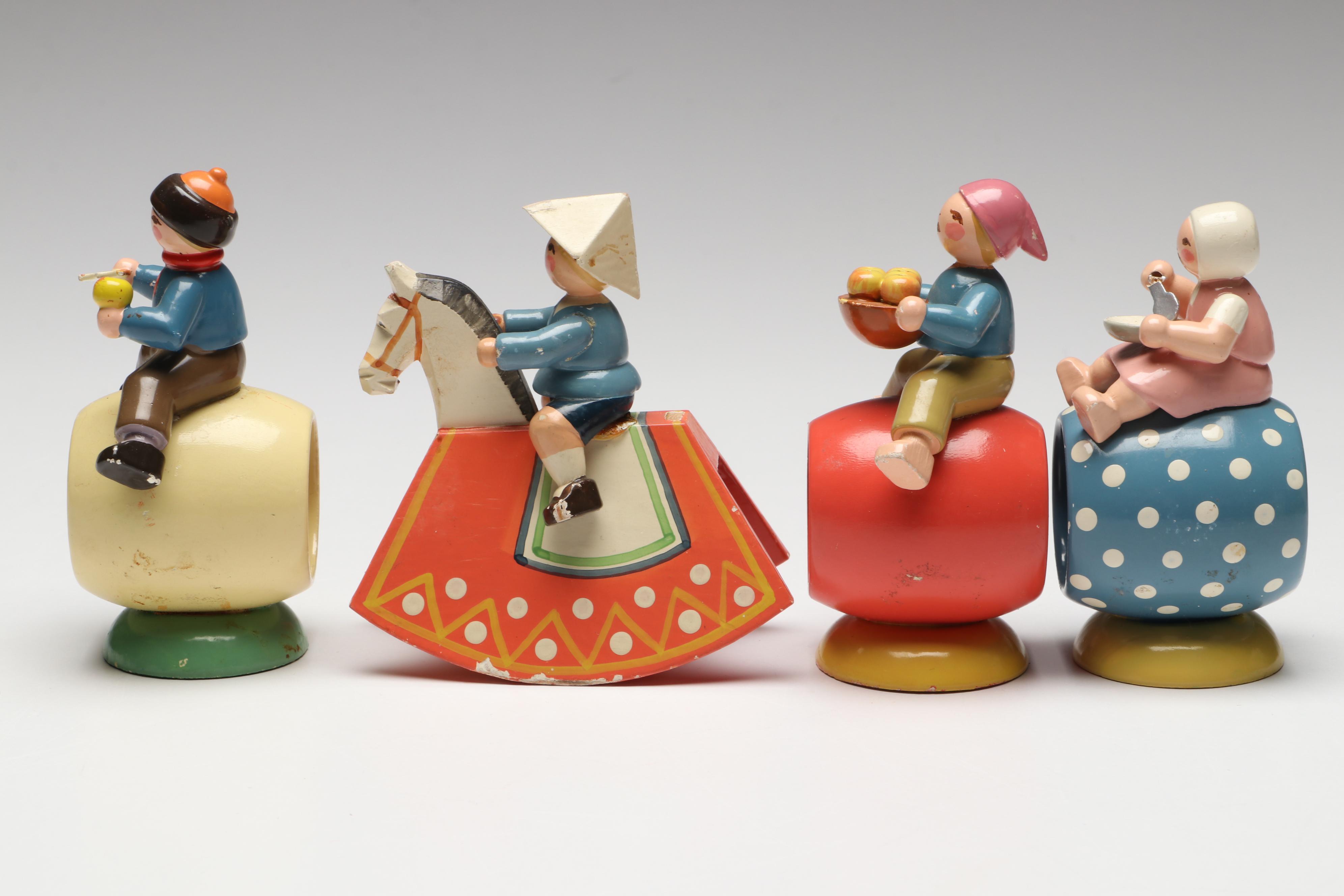 Vietri Italian Majolica Bird Tureen with Erzgebirge Napkin Rings and Other Décor