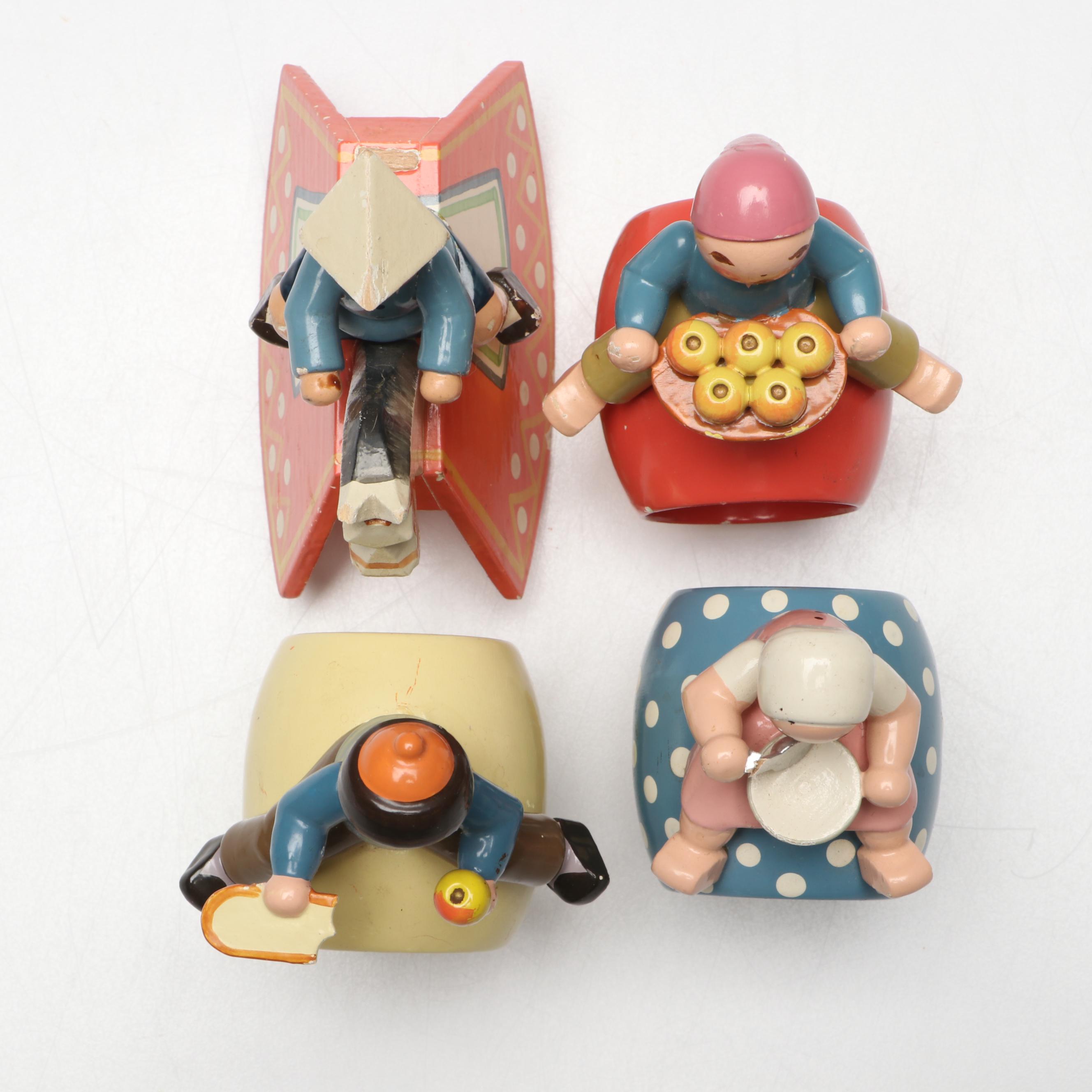 Vietri Italian Majolica Bird Tureen with Erzgebirge Napkin Rings and Other Décor