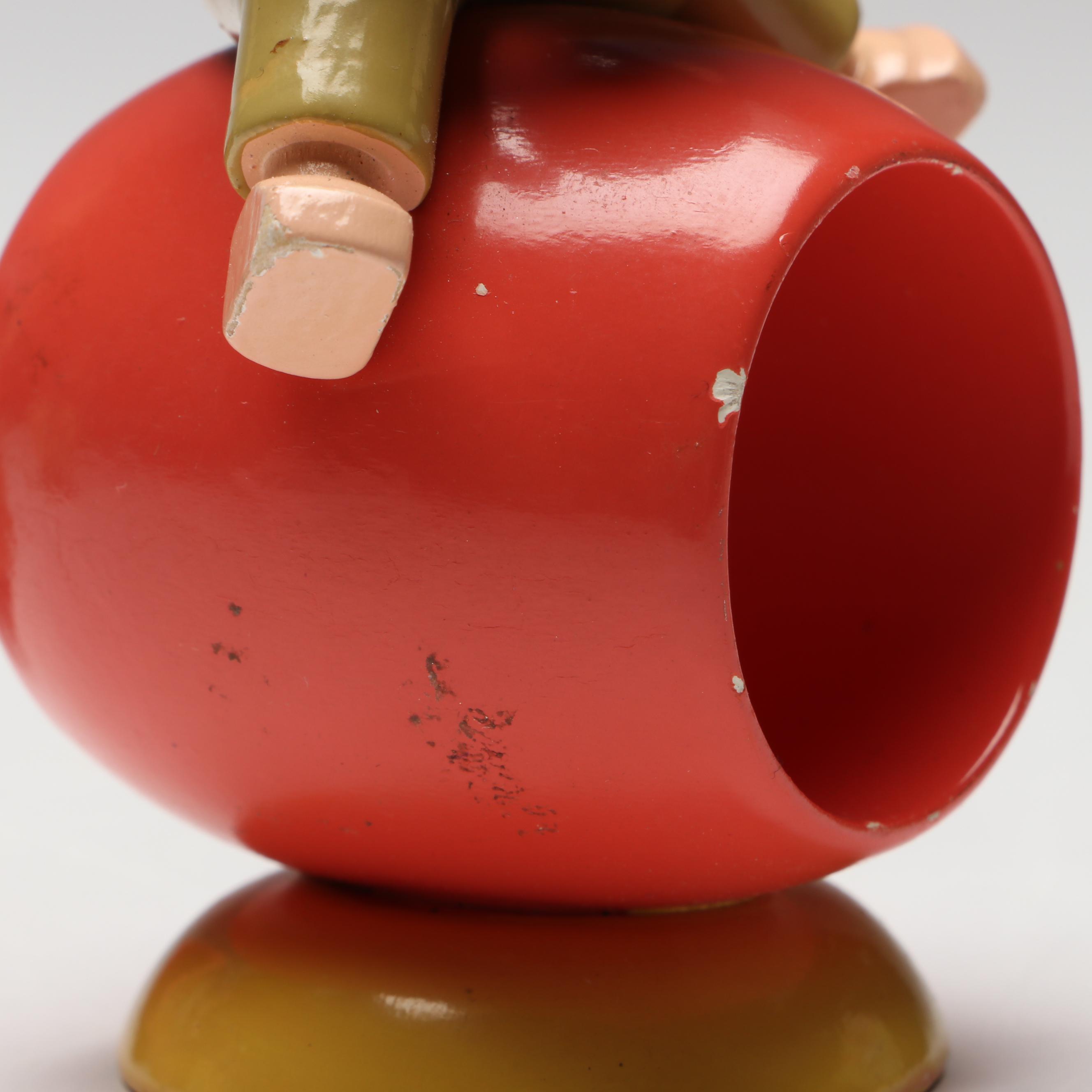 Vietri Italian Majolica Bird Tureen with Erzgebirge Napkin Rings and Other Décor