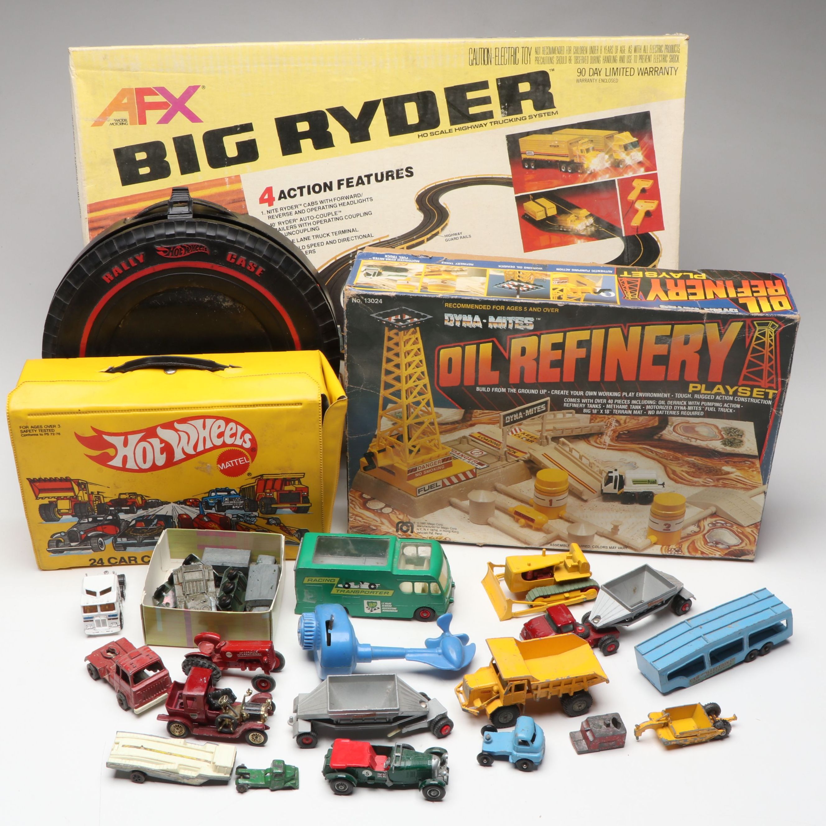 Lesney Matchbox, Hot Wheels and Other Diecast Vehicles with Accessories