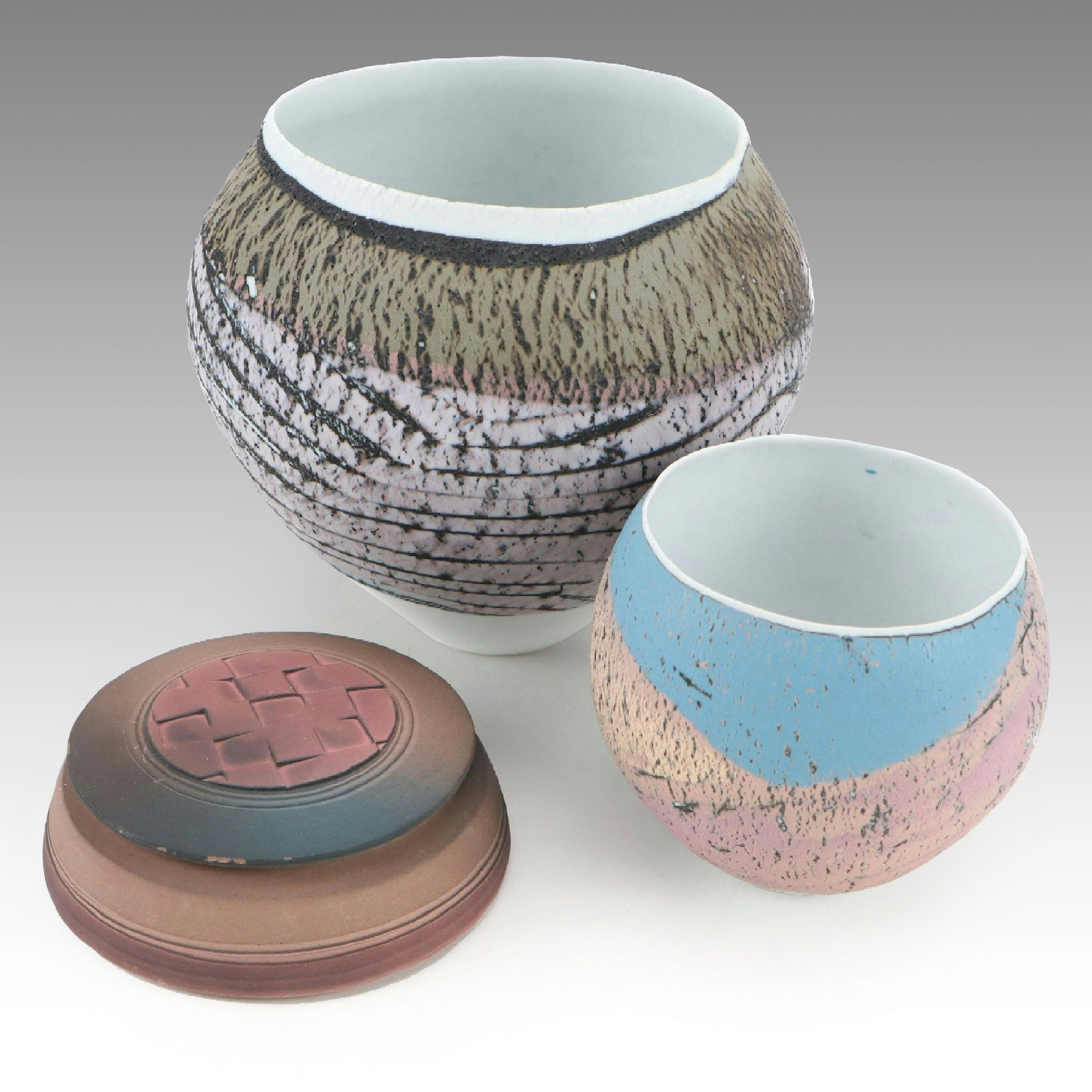 Kristin Andreassen Studio Pottery Bowls and Jim Kemp Lidded Box, 1980s