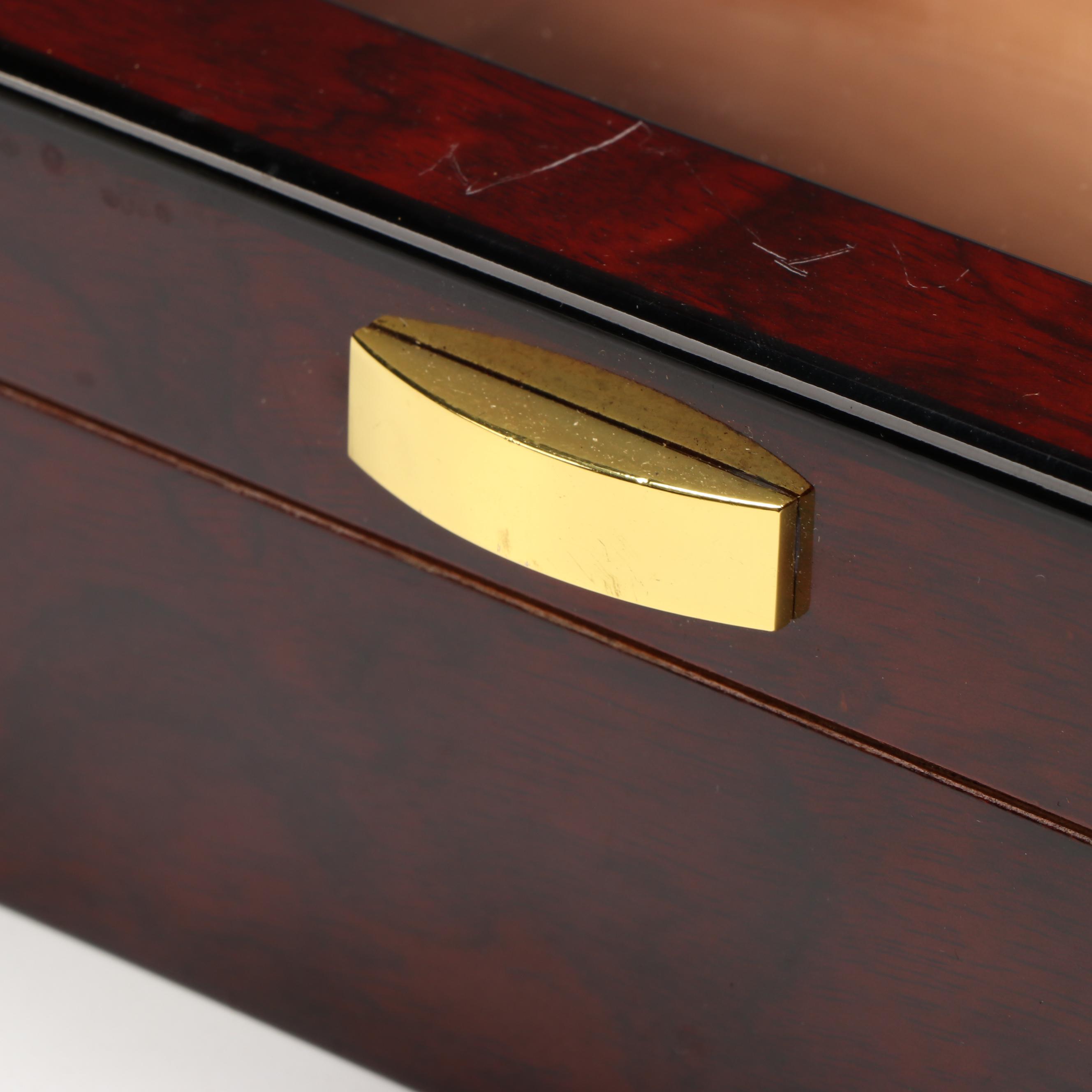 Woodronic Mahogany Finish Wood Buckler Cigar Humidor