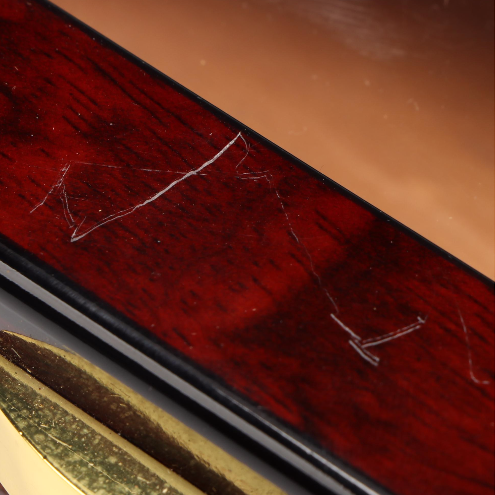 Woodronic Mahogany Finish Wood Buckler Cigar Humidor