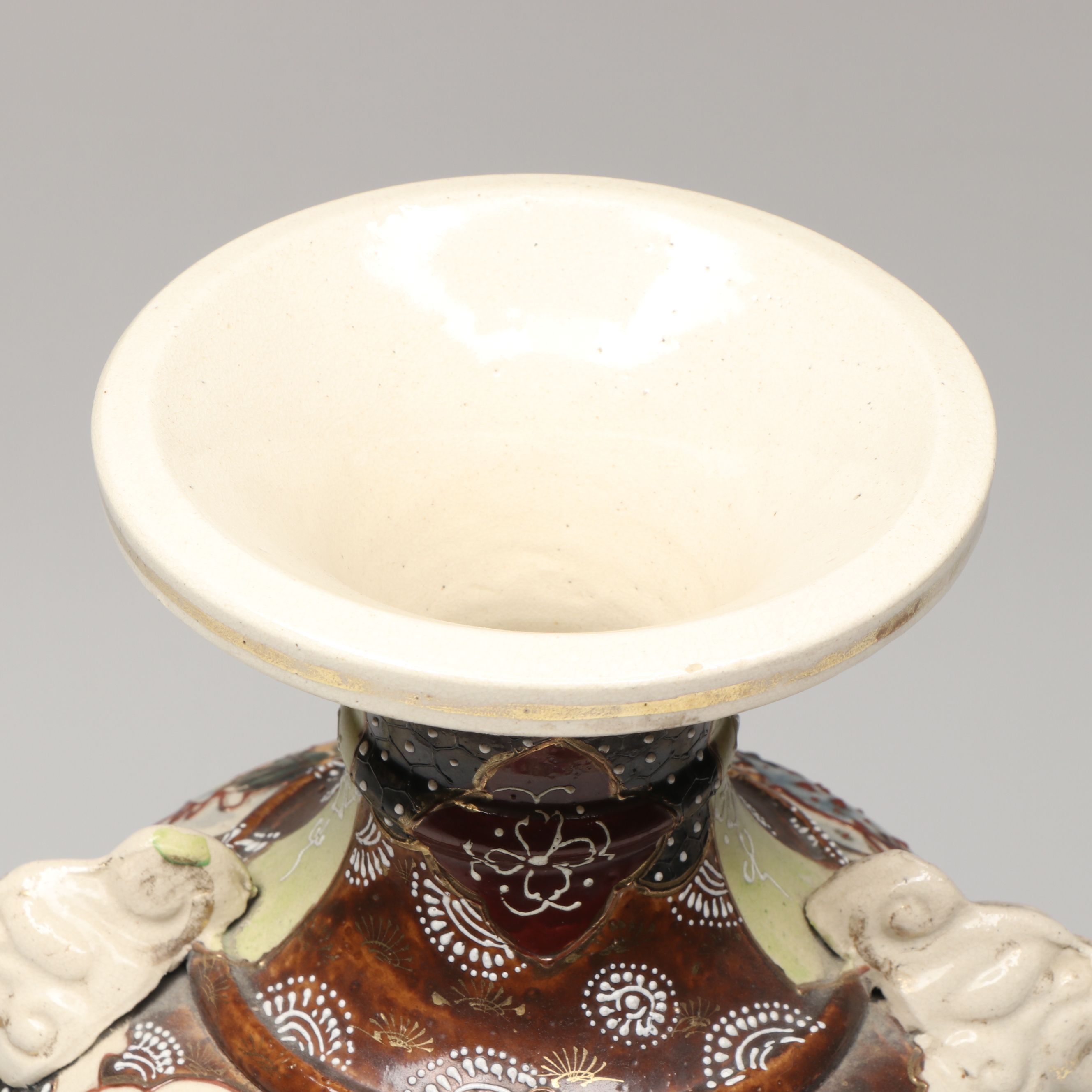 Japanese Satsuma Moriage Flowers and Samurai in Medallion Ceramic Vase