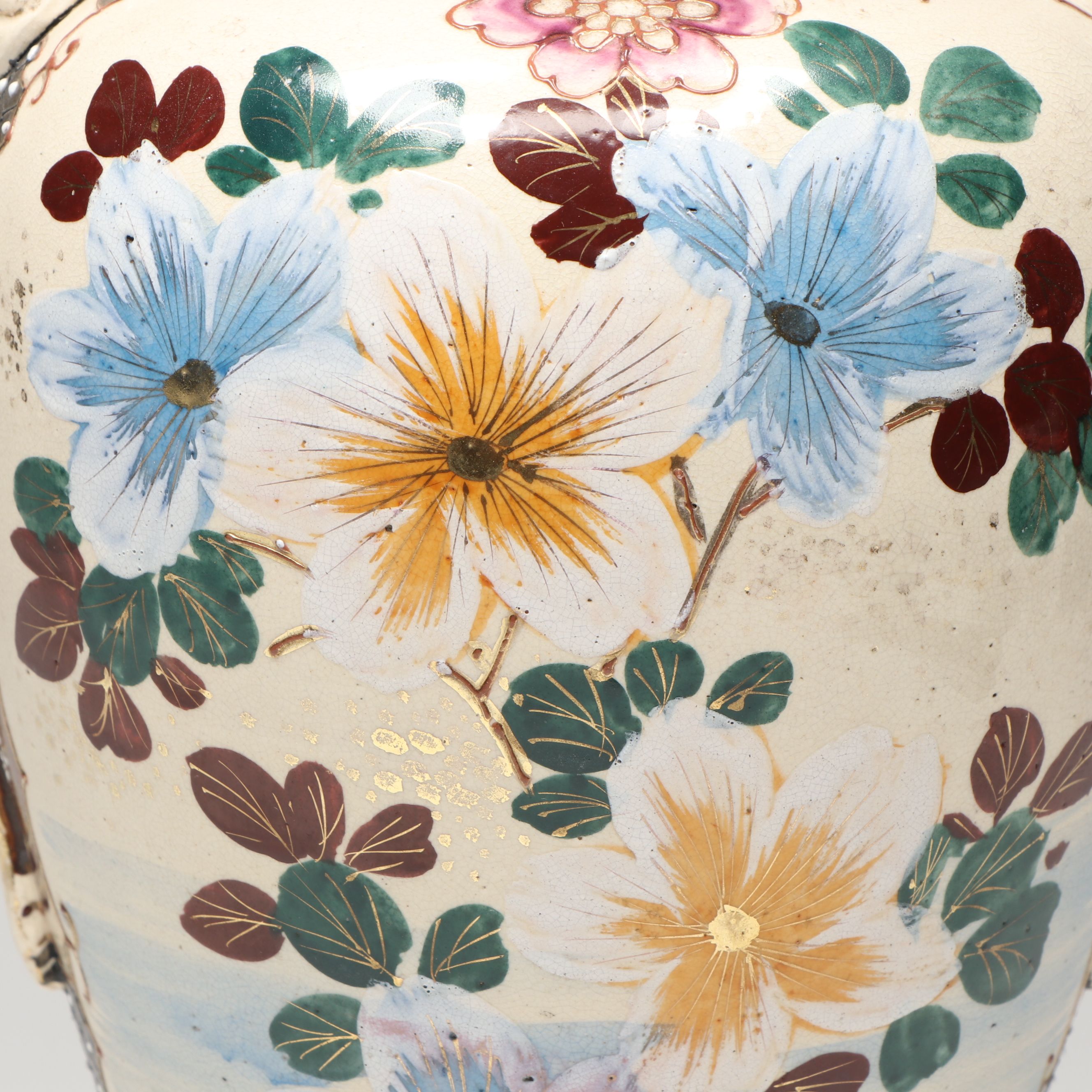 Japanese Satsuma Moriage Flowers and Samurai in Medallion Ceramic Vase