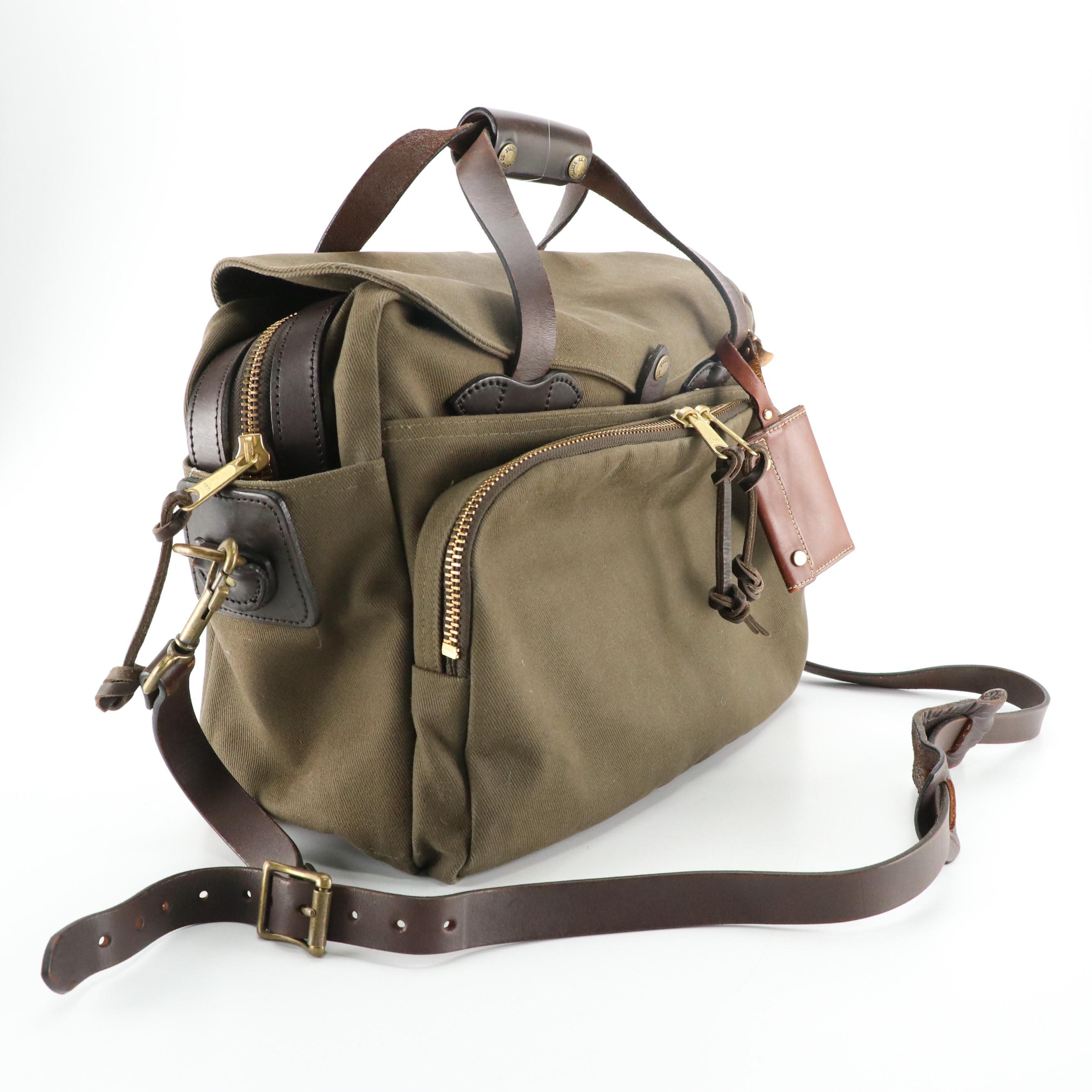 Filson Olive Green Rugged Twill Padded Computer Bag with Detachable Strap