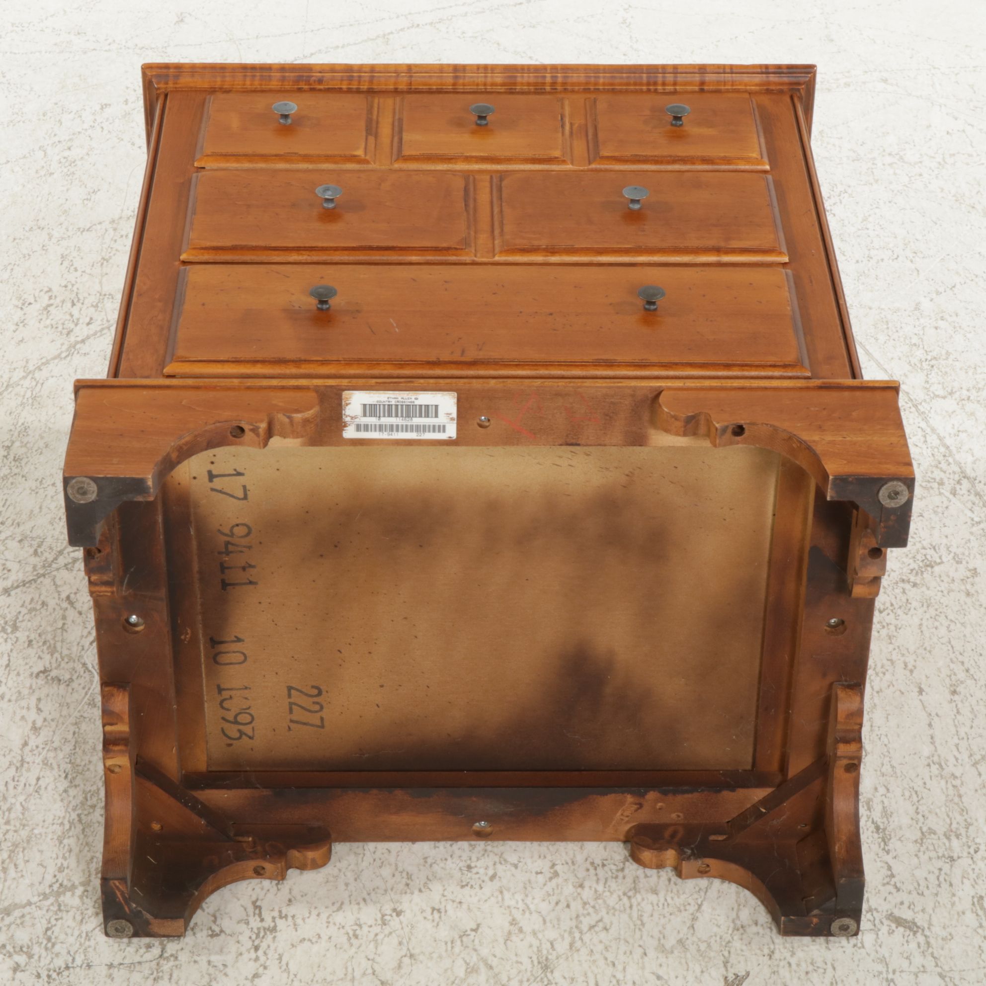 Ethan Allen Federal Style Maple Bedside Chest, Late 20th Century