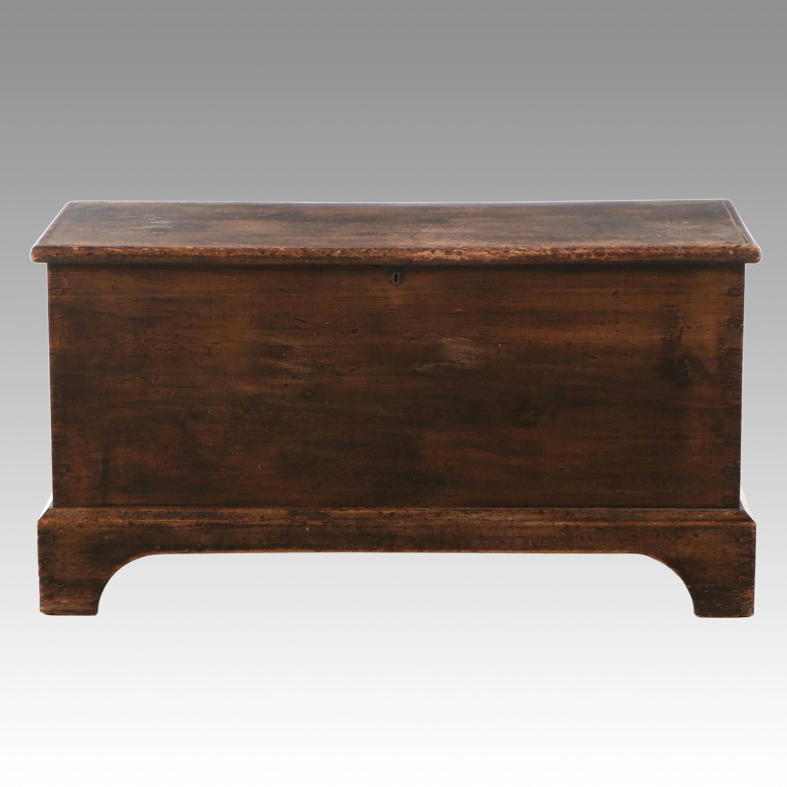 Early American Style Poplar Blanket Chest