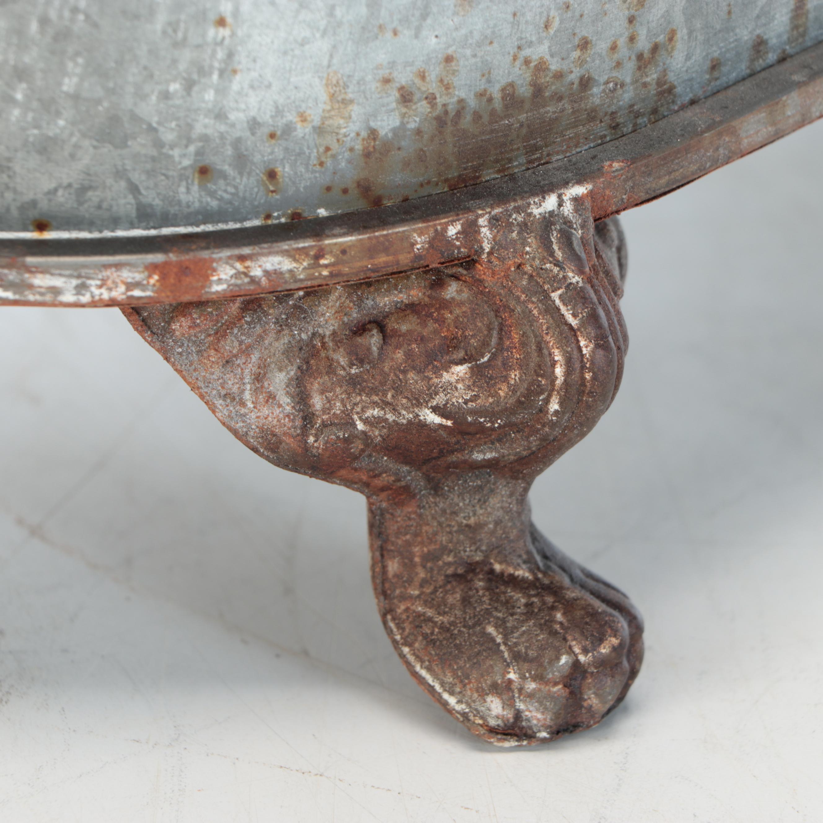 Victorian Style Galvanized Metal Clawfoot Tub