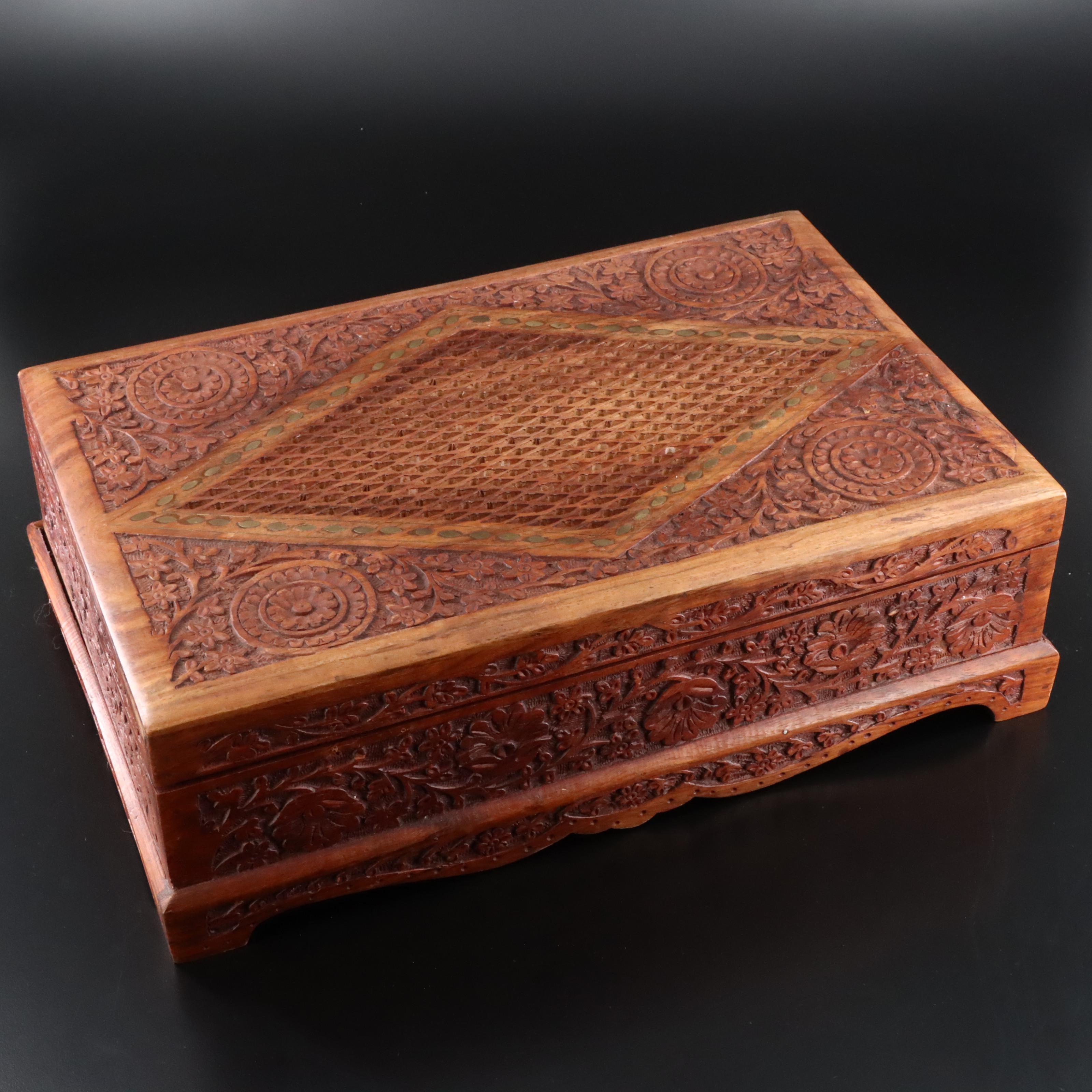 Uncommon Discoveries: Jewelry Collection