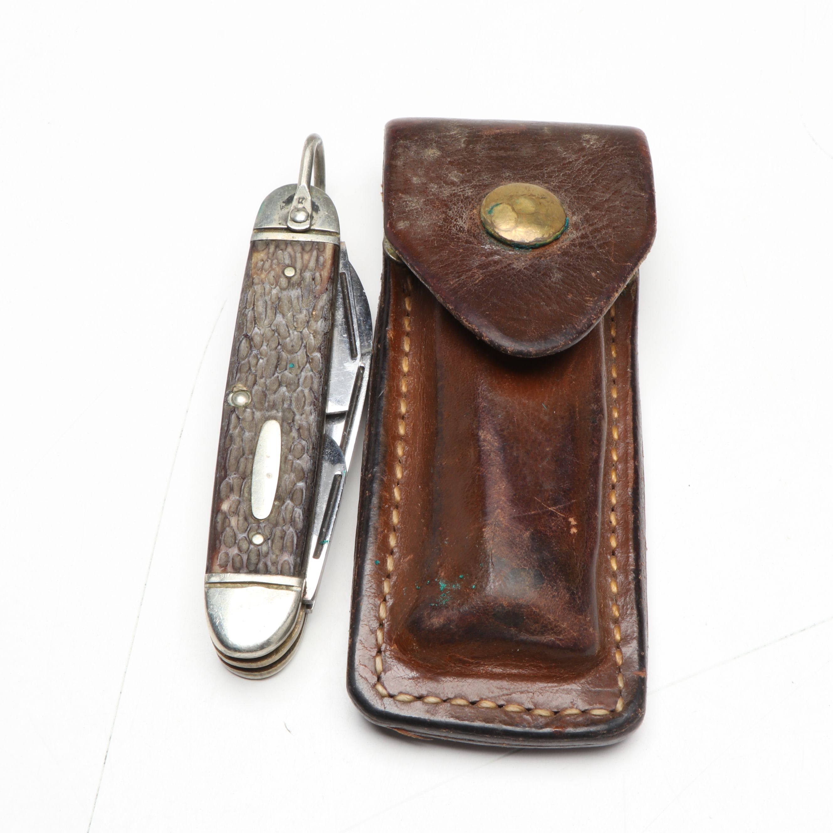 Buck Fixed Blade Knife with Other Folding Knives and Leather Cases