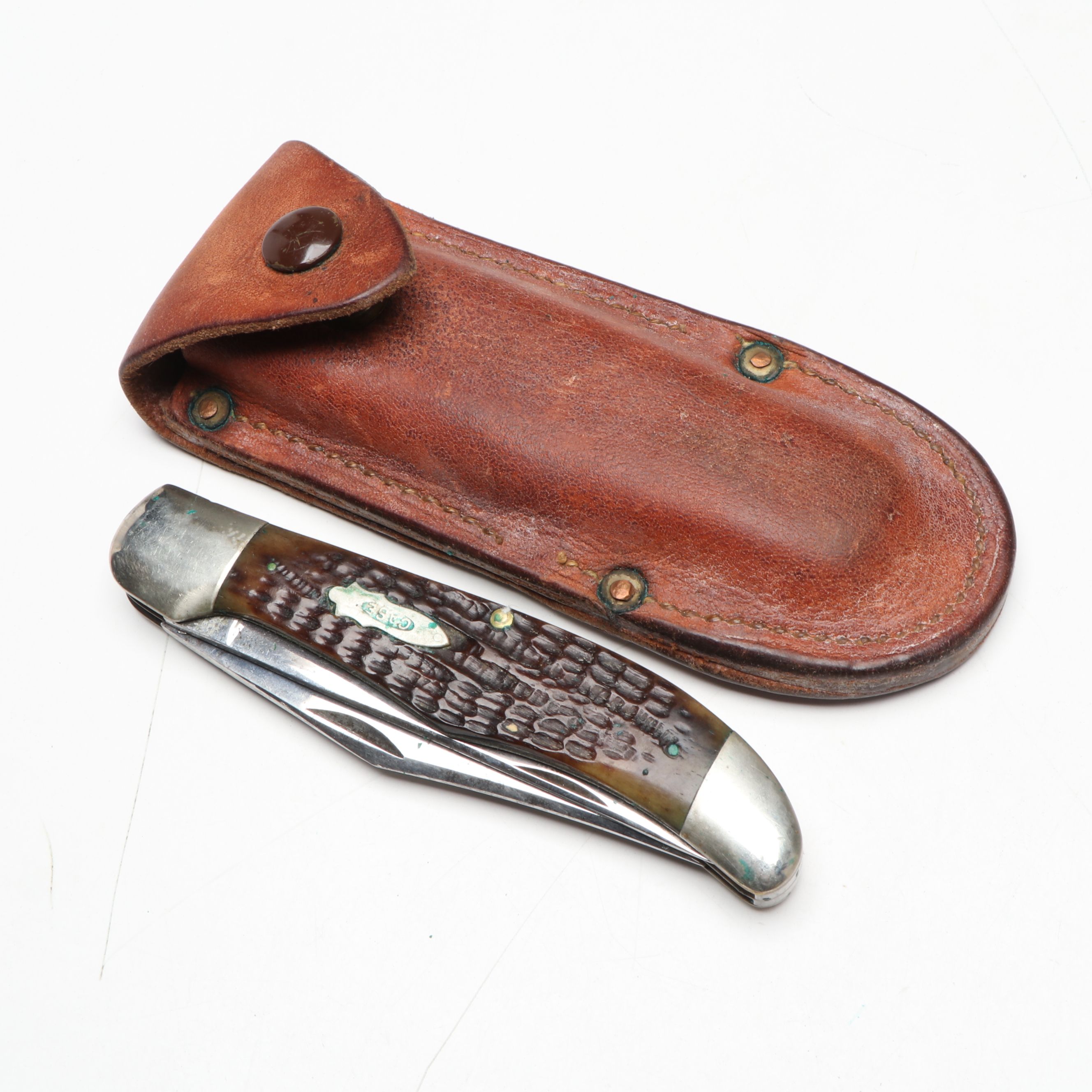Buck Fixed Blade Knife with Other Folding Knives and Leather Cases