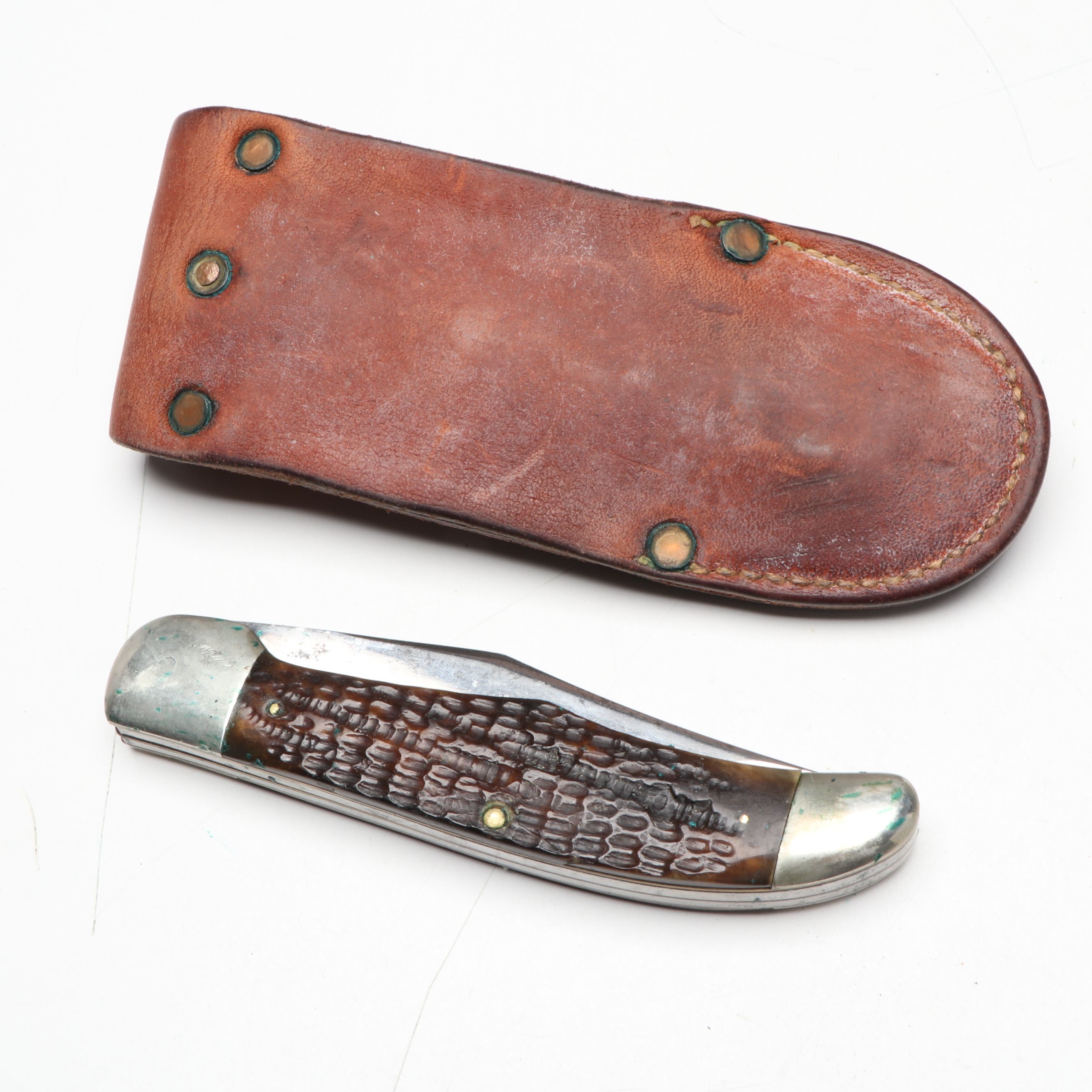 Buck Fixed Blade Knife with Other Folding Knives and Leather Cases