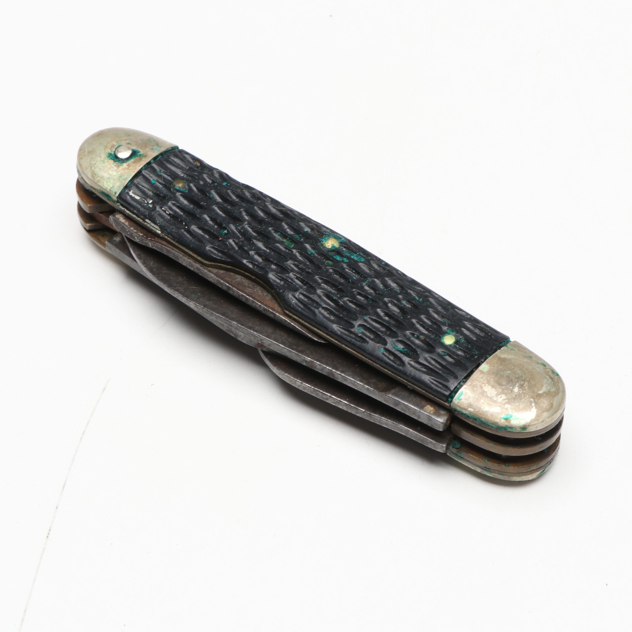 Buck Fixed Blade Knife with Other Folding Knives and Leather Cases