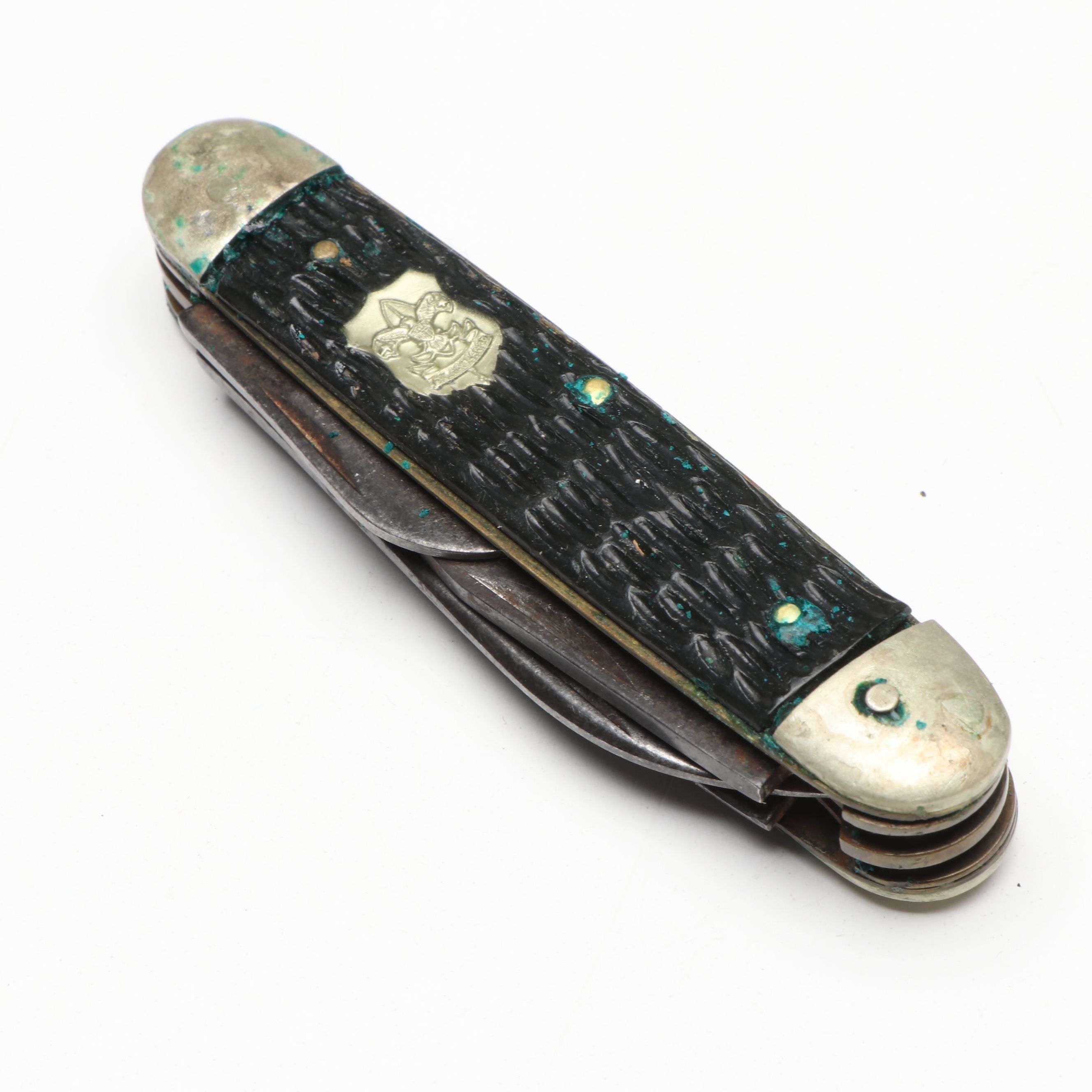 Buck Fixed Blade Knife with Other Folding Knives and Leather Cases