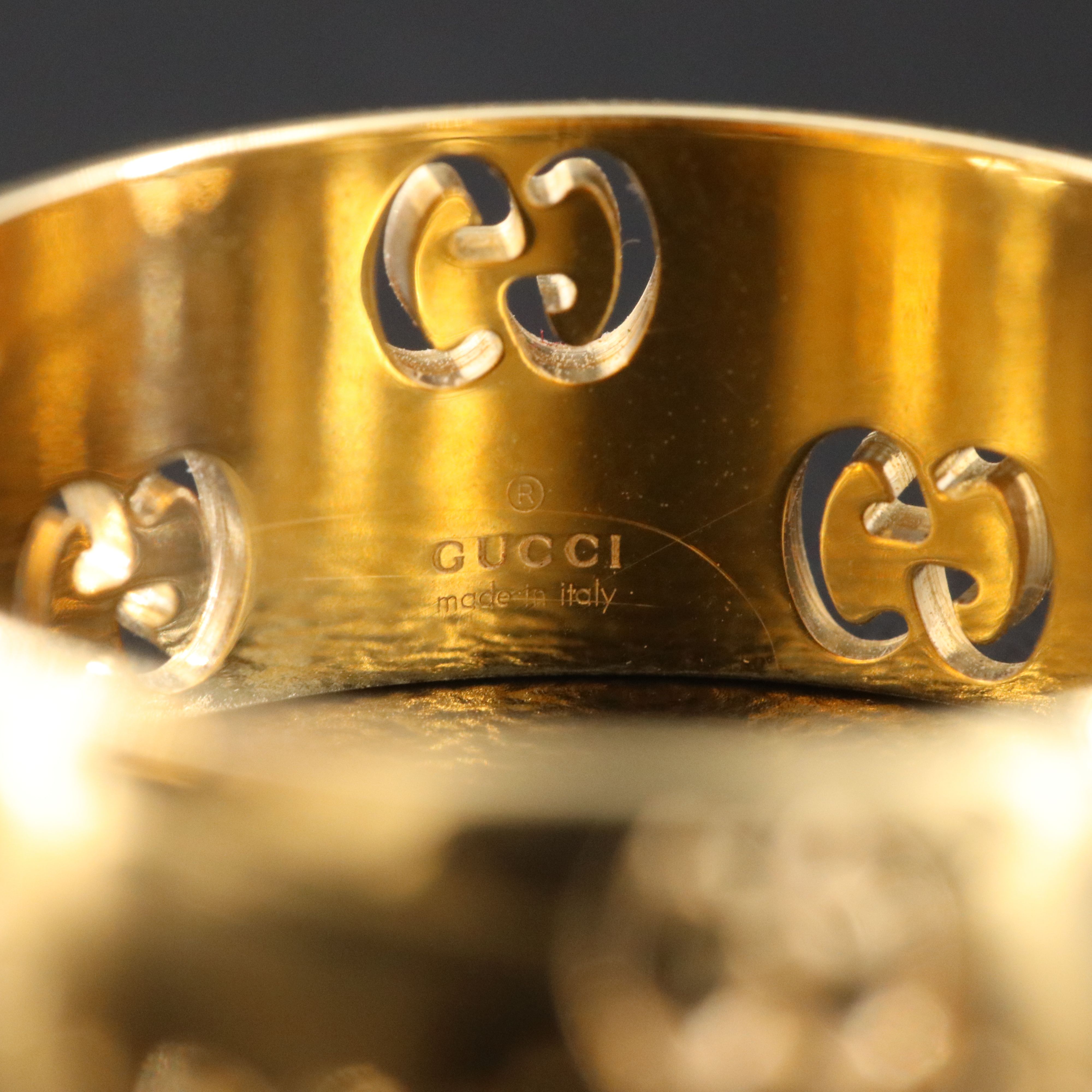 Gucci Icon 18K GG Band