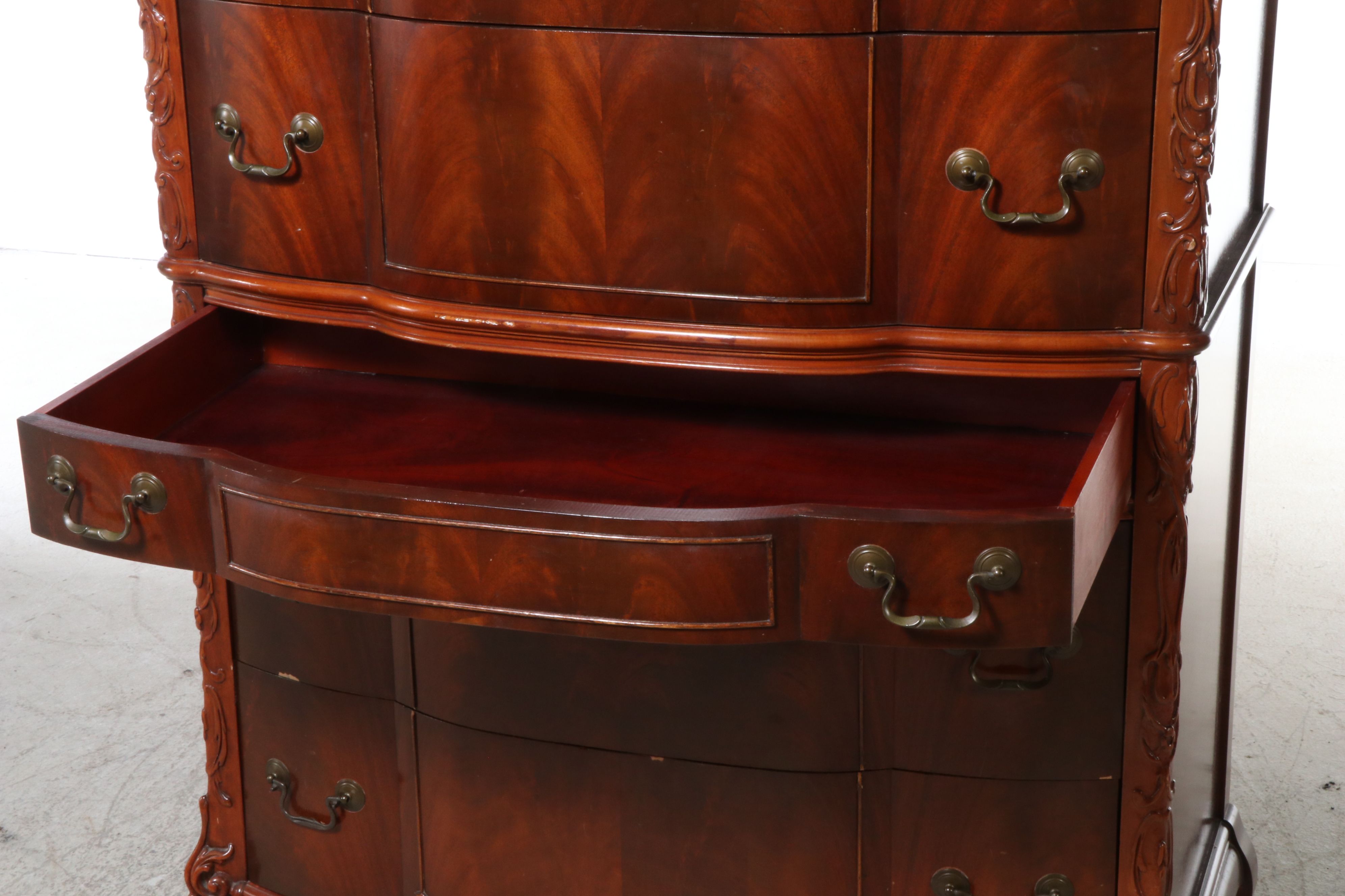 Louis XVI Style Clawfoot Flame Mahogany Chest of Drawers, Early 20th Century