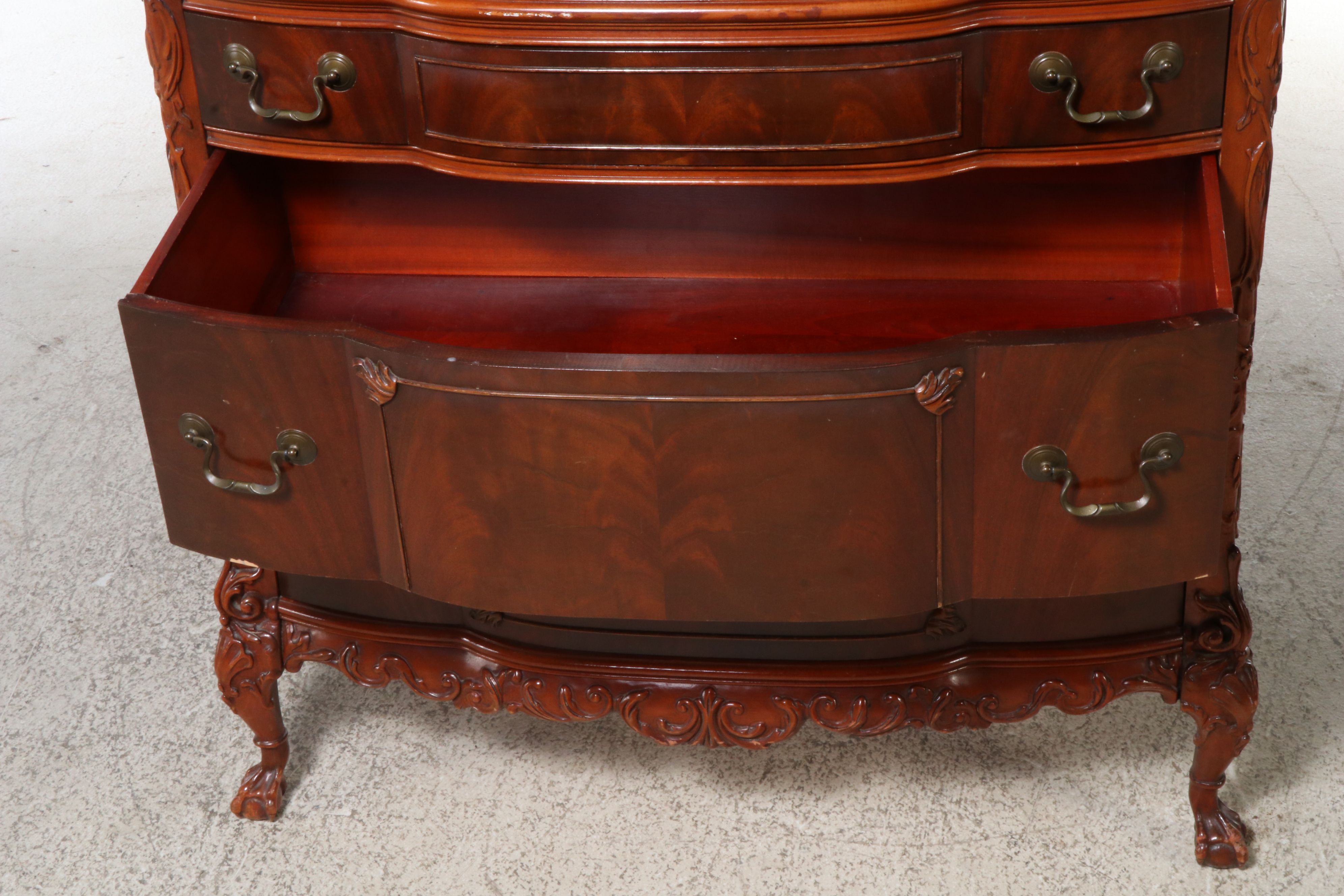 Louis XVI Style Clawfoot Flame Mahogany Chest of Drawers, Early 20th Century