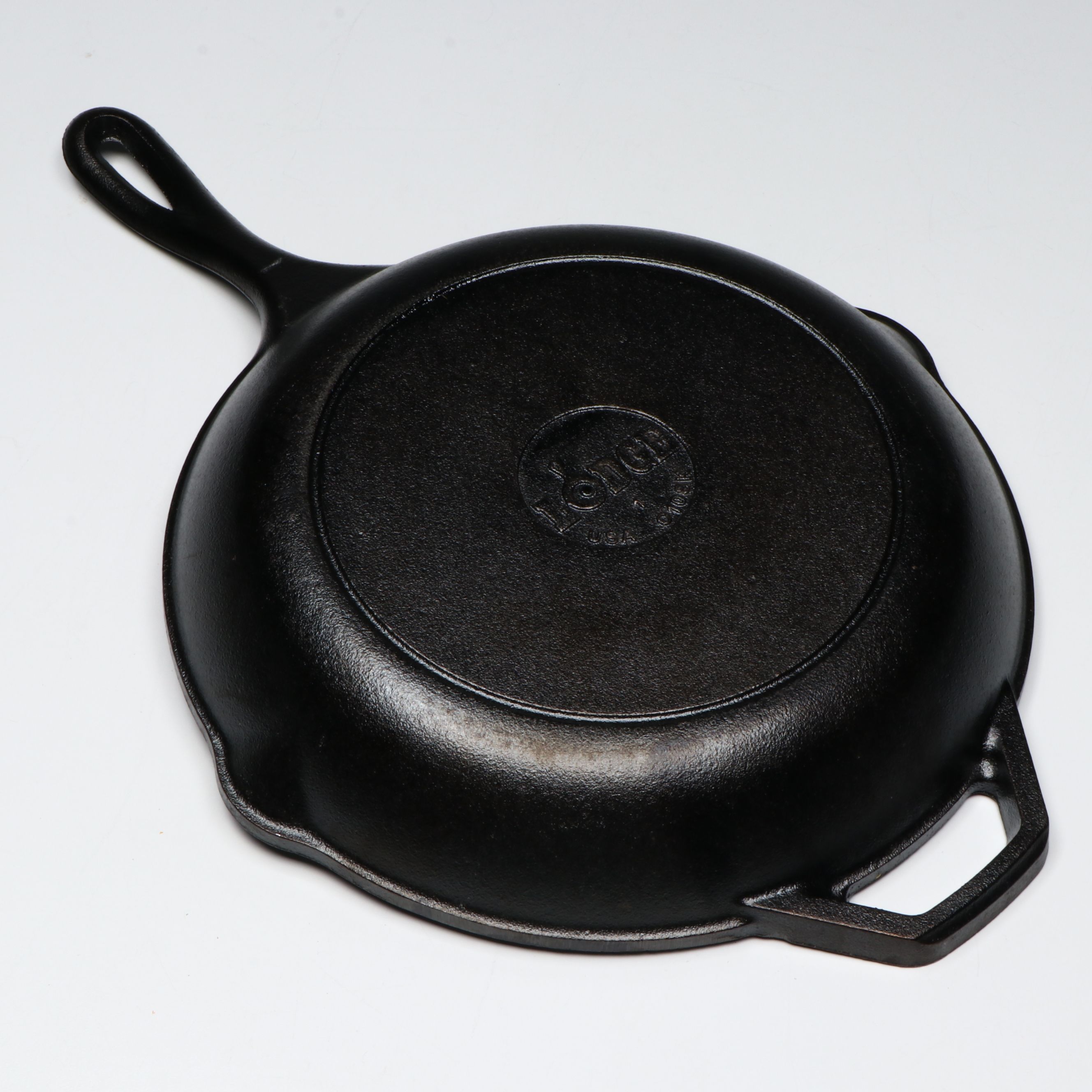 Lodge Cast Iron Pans with Cookbook