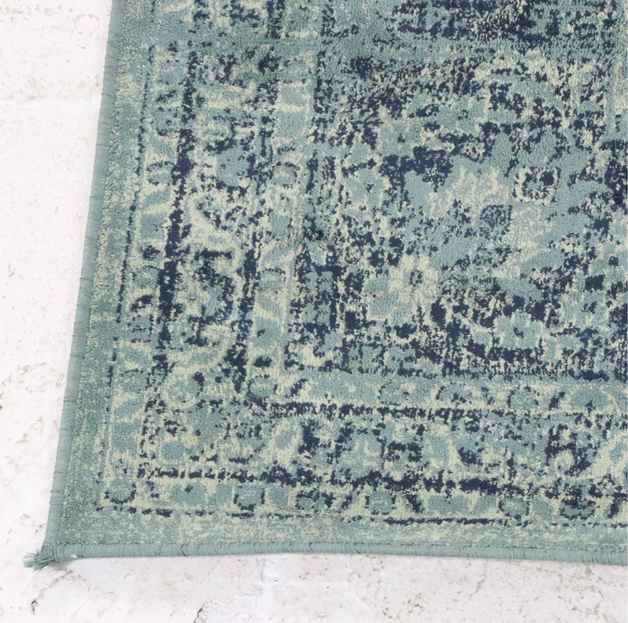 7'5 x 10'3 Machine Made Contemporary Persian Style Area Rug