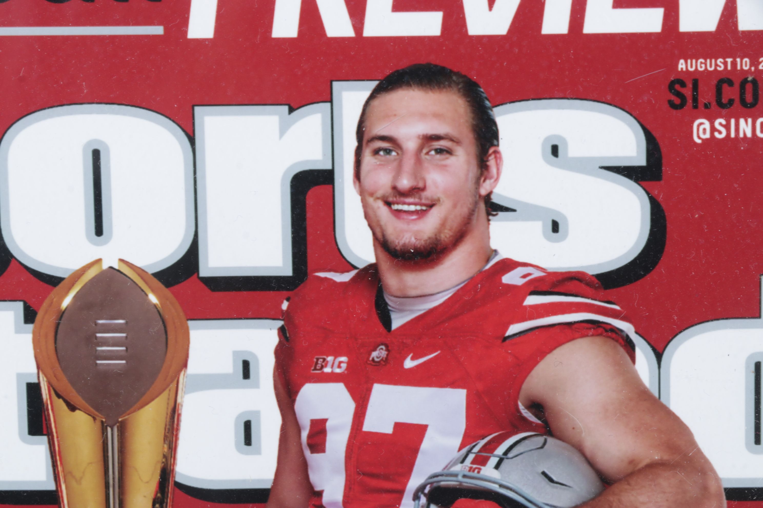 Framed 2015 Sports Illustrated College Football Preview Cover with Ohio State