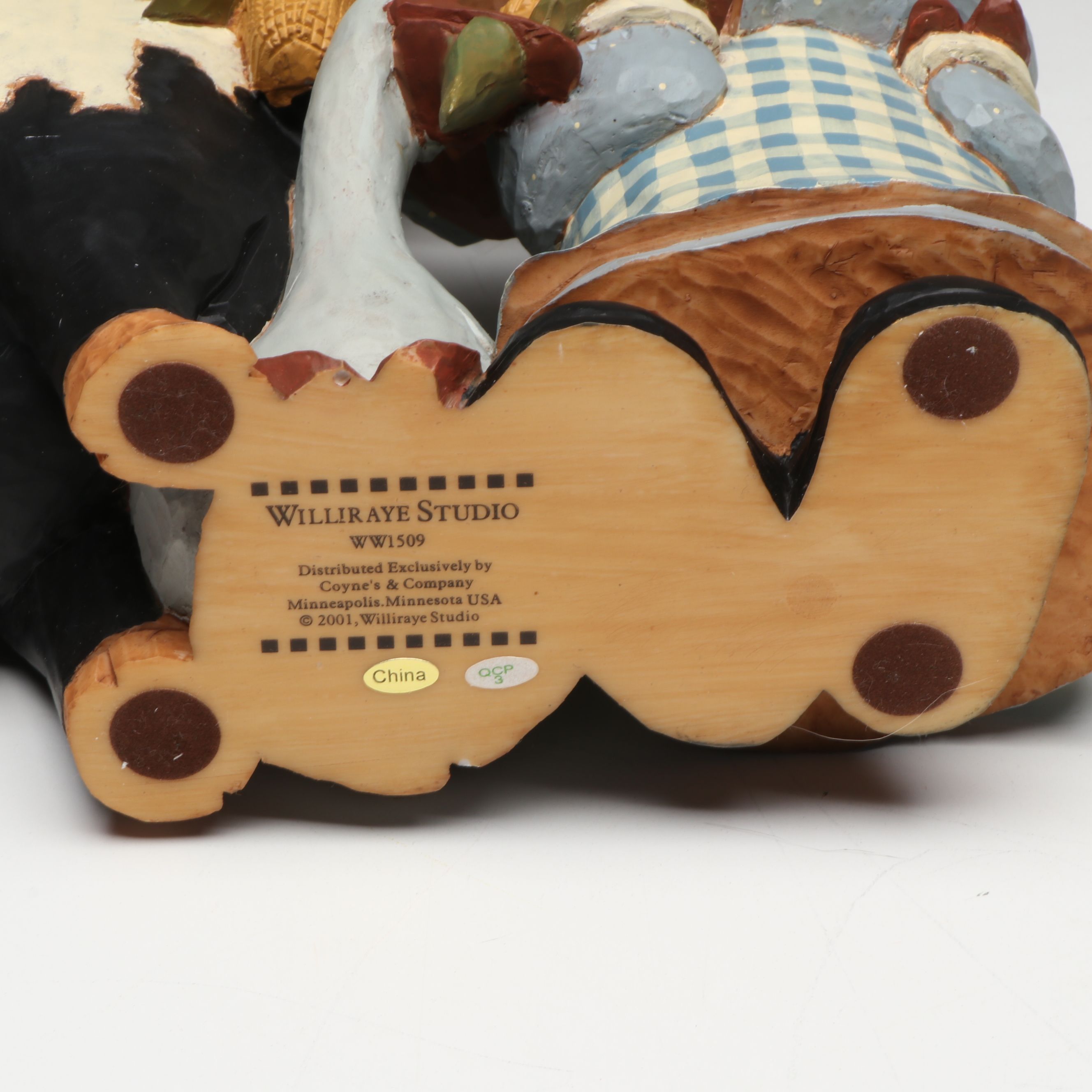 Williraye Studio Resin Folk Art Décor