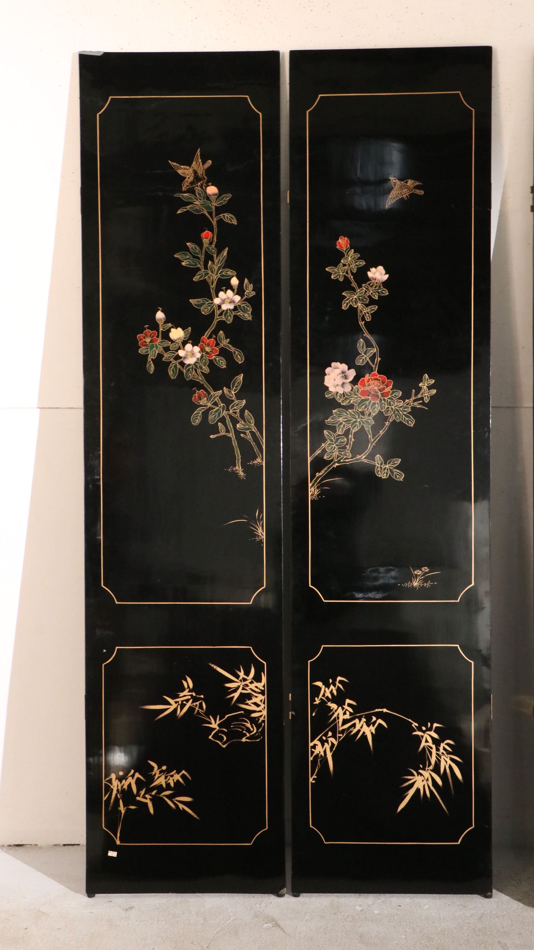 Chinese Lacquered Room Divider Depicting Imperial Palace Scene